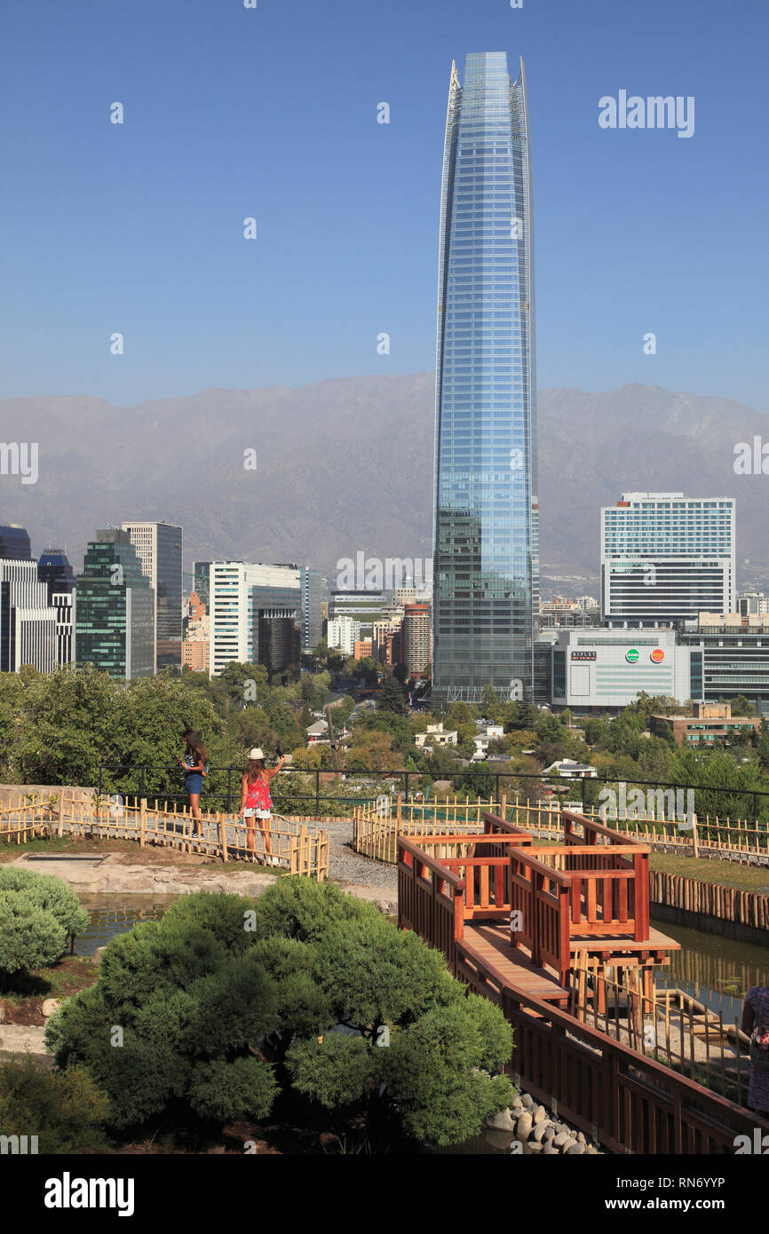 Chile Santiago Japanischer Garten Costanera Center Gran Torre Santiago Skyline Stockfotografie Alamy
