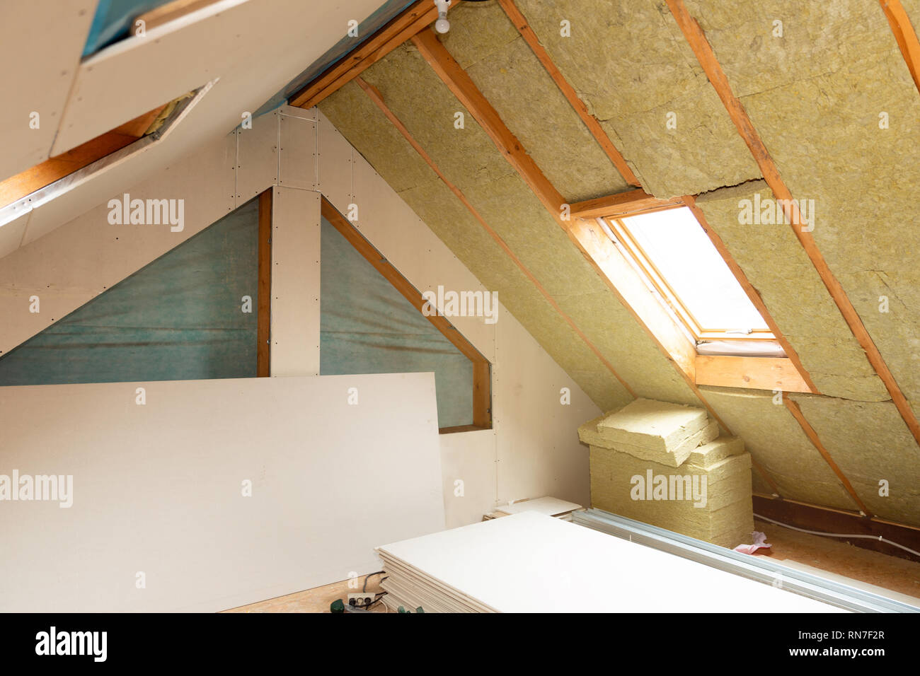 Dachbodenleiter Stockfotos & Dachbodenleiter Bilder - Alamy