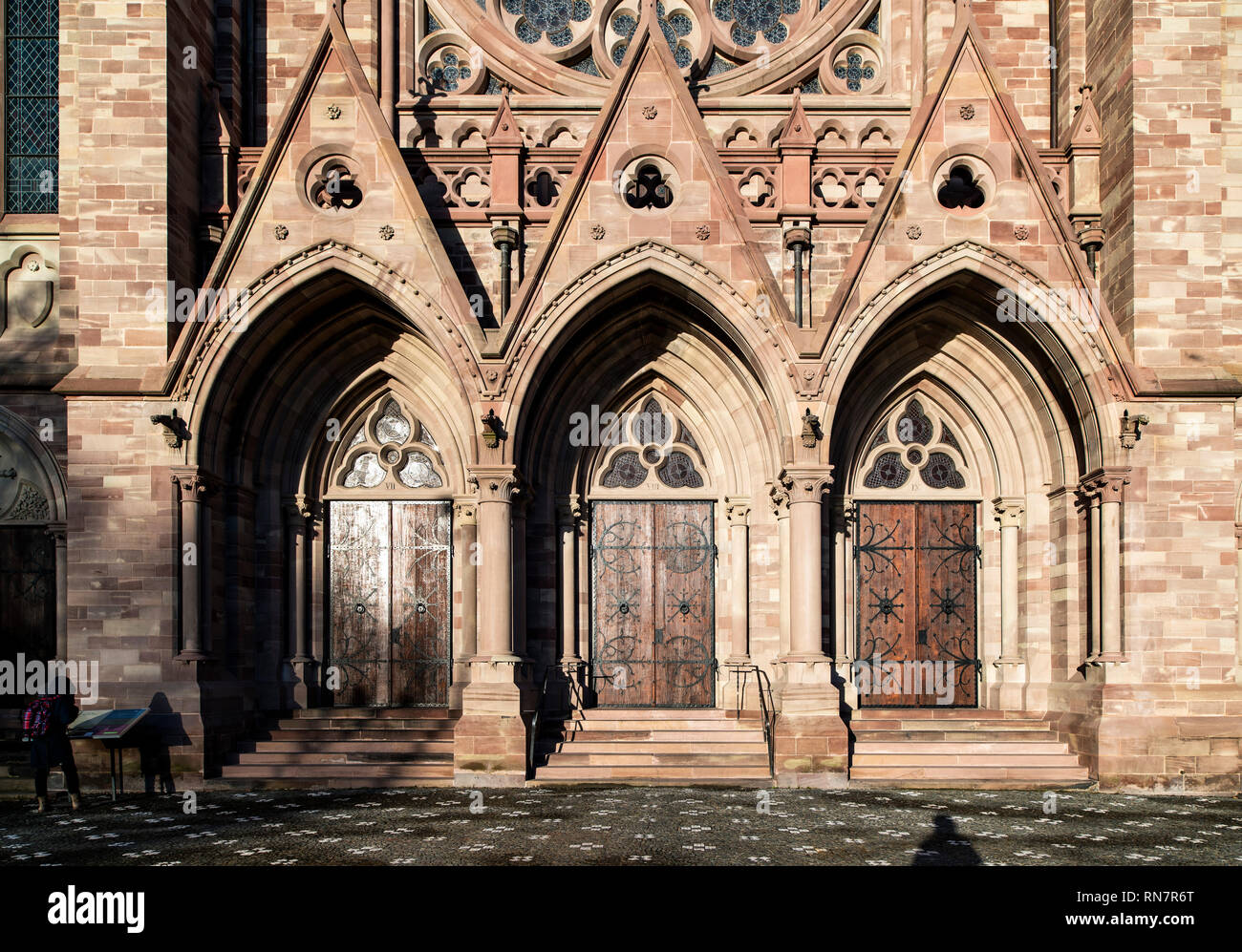Straßburg, Elsass, Frankreich, Europa, St. Paul-Kirche, Hauptportale, geschlossene Türen, Neustadt-Viertel, Stockfoto