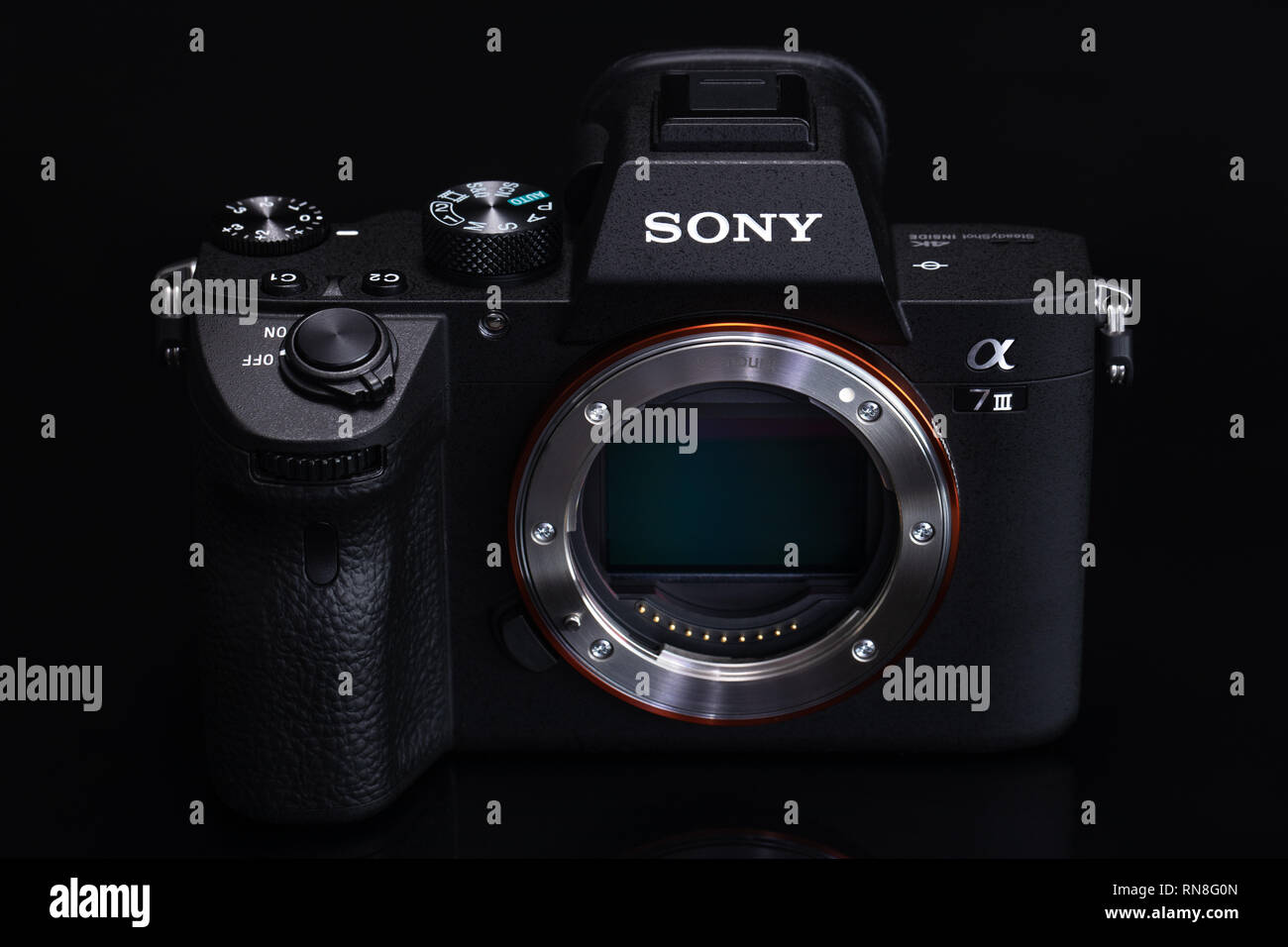 Varna, Bulgarien - Februar 07,2019: Bild von Sony Alpha A7 iii Spiegellosen digitale Kamera mit Full-frame 24-Megapixel Exmor R von hinten beleuchtete Struktur Stockfoto