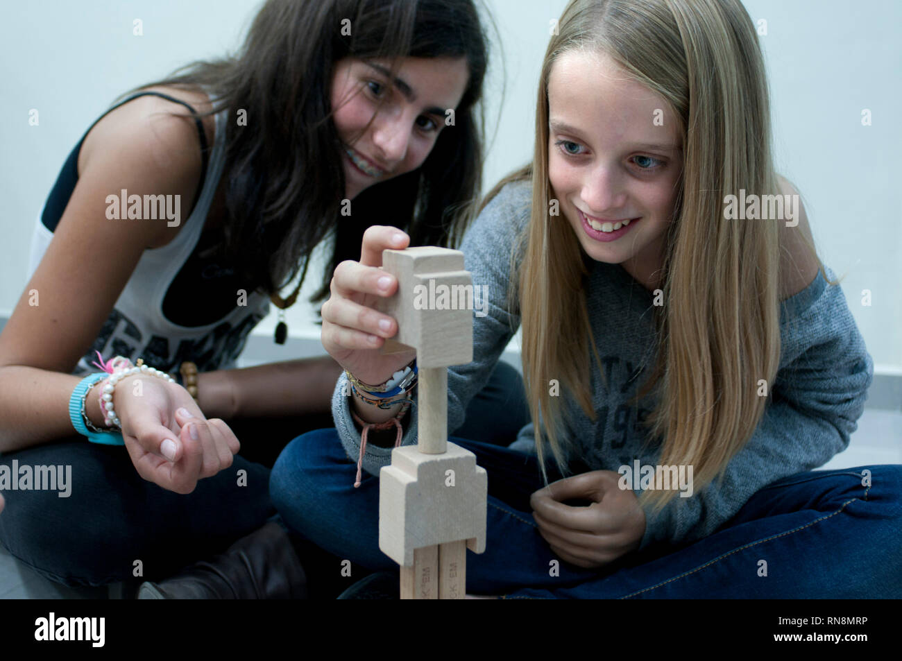 Rund 4 500 Spanische Kinder Tragen Prothesen Weil Sie Ohne Gliedmassen Geboren Wurden Oder Weil Sie Eine Traumatische Amputation Erlitten Oder Wegen Der Stockfotografie Alamy