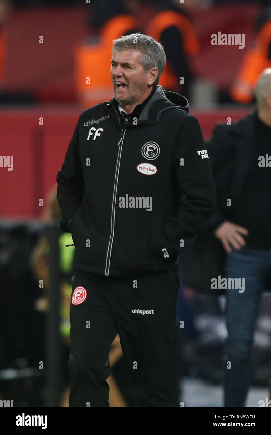 Friedhelm Funkel, Manager von Fortuna Düsseldorf in der Bundesliga Fußball Match zwischen Bayer Leverkusen vs Fortuna Düsseldorf in der BayArena, Leverkusen gesehen. (Endstand; Bayer Leverkusen mit 2:0 Fortuna Düsseldorf) Stockfoto