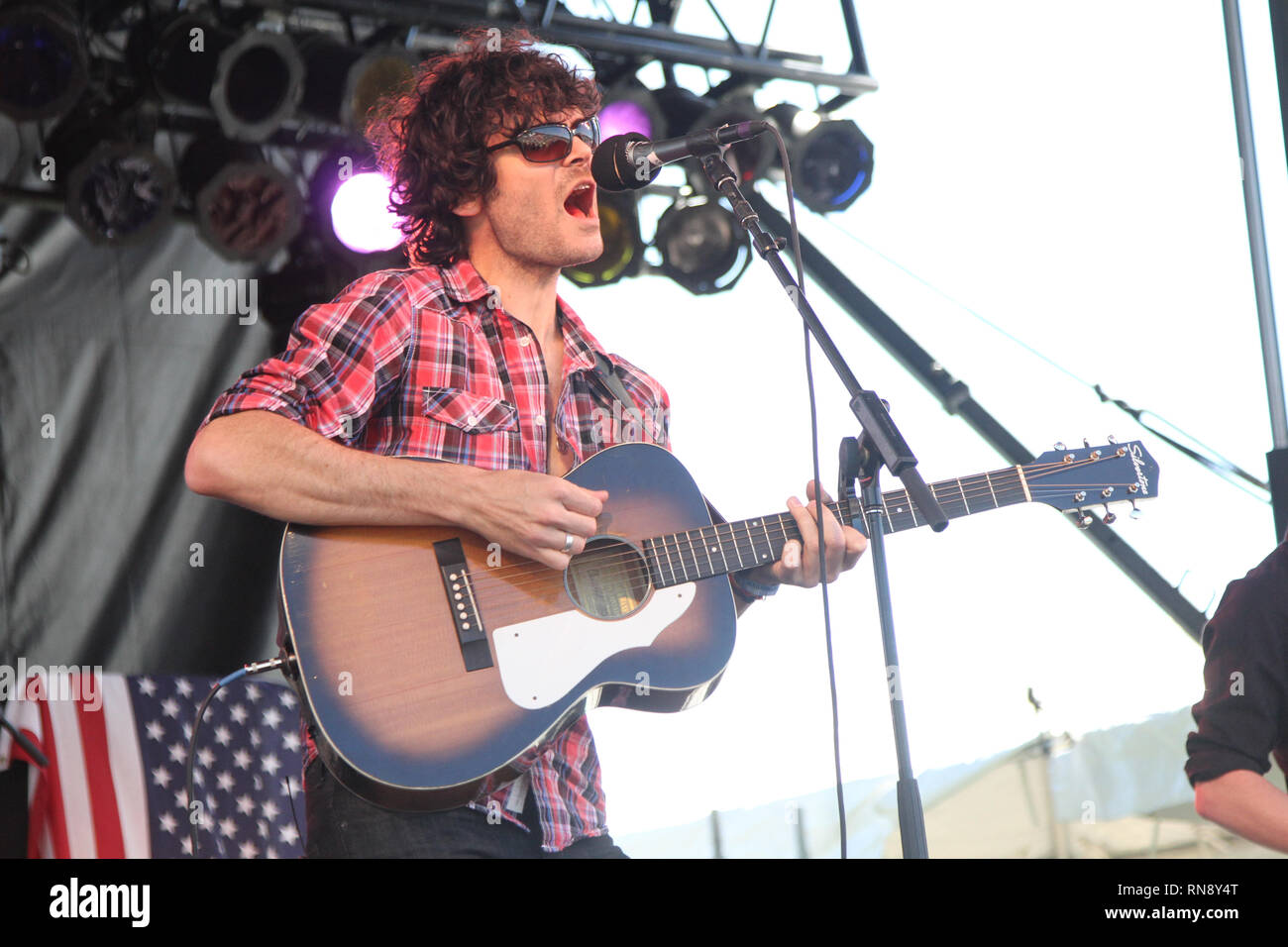 Musiker Dailey, am bemerkenswertesten als der Sieger der Boston Music Award 2006 für die beste männliche Sänger & Songwriter, dargestellt auf der Bühne während einer "live"-Konzert aussehen. Stockfoto