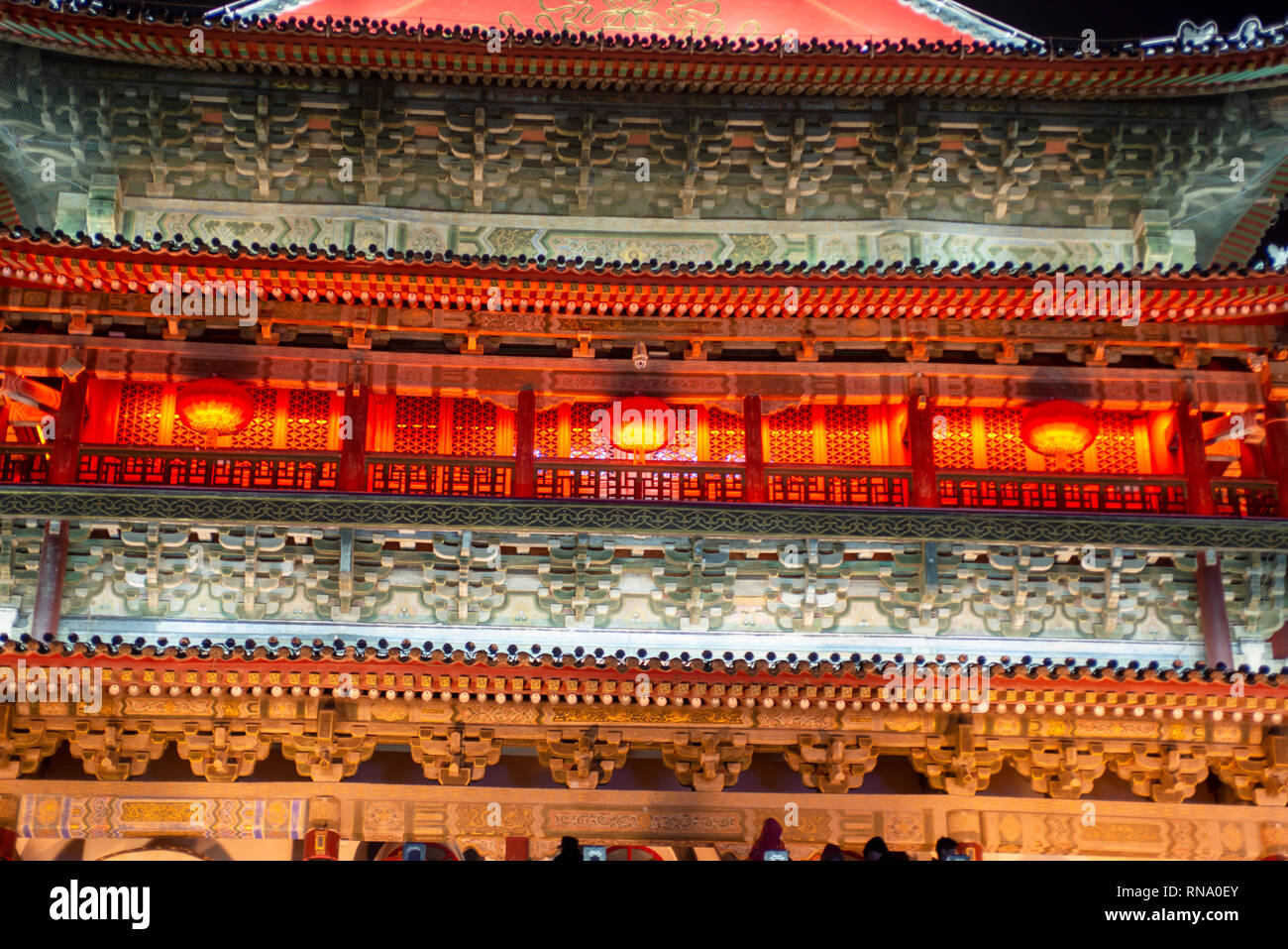 Xi'an Drum Tower in der Nacht, während das Frühlingsfest in China Stockfoto
