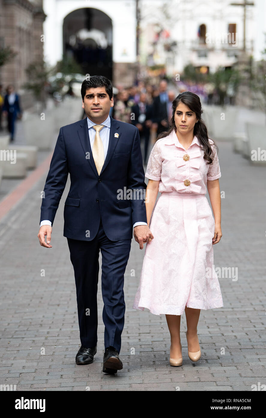 Quito, Ecuador. 13 Feb, 2019. Otto Ramon Sonnenholzner Sper, Vice Präsident von Ecuador und seine Frau Claudia Salem Barakat klicken Sie auf die Kirche La Compania de Jesus, wo Bundespräsident Steinmeier den "Schlüssel der Stadt" erhält. Bundespräsident Steinmeier und seine Frau besuchen, Kolumbien und Ecuador anläßlich des 250 Alexander von Humboldt's Geburtstag im Rahmen einer 5-tägigen Reise nach Lateinamerika. Quelle: Bernd von Jutrczenka/dpa/Alamy leben Nachrichten Stockfoto