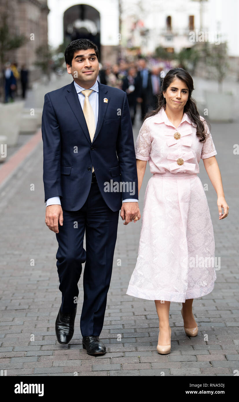 Quito, Ecuador. 13 Feb, 2019. Otto Ramon Sonnenholzner Sper, Vice Präsident von Ecuador und seine Frau Claudia Salem Barakat klicken Sie auf die Kirche La Compania de Jesus, wo Bundespräsident Steinmeier den "Schlüssel der Stadt" erhält. Bundespräsident Steinmeier und seine Frau besuchen, Kolumbien und Ecuador anläßlich des 250 Alexander von Humboldt's Geburtstag im Rahmen einer 5-tägigen Reise nach Lateinamerika. Quelle: Bernd von Jutrczenka/dpa/Alamy leben Nachrichten Stockfoto