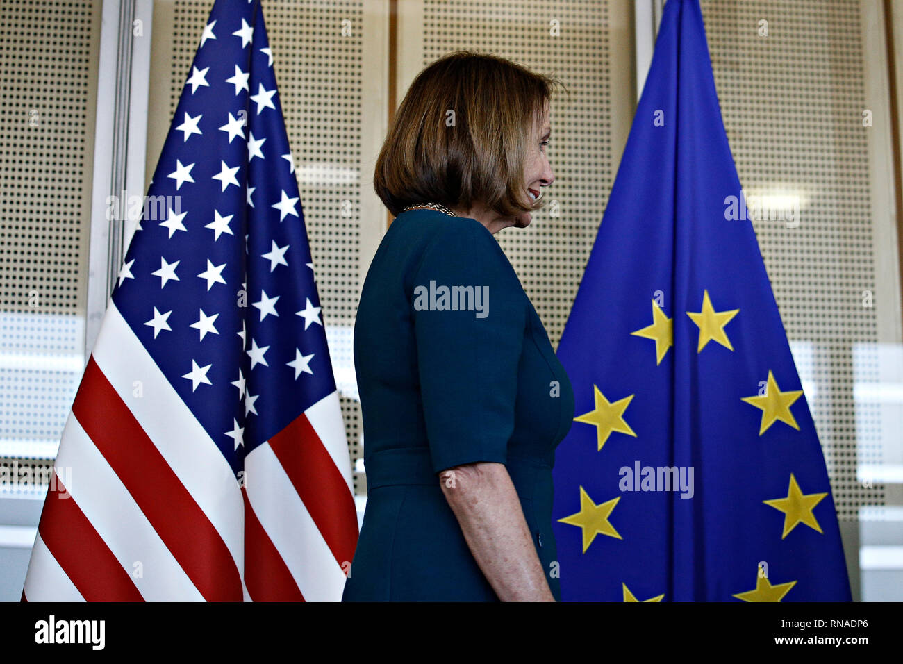 Brüssel, Belgien. 18 Feb, 2019. Der Präsident der Europäischen Kommission, Jean-Claude Juncker, trifft sich mit einem Sprecher der Vereinigten Staaten des Repräsentantenhauses, Nancy Pelosi. Credit: ALEXANDROS MICHAILIDIS/Alamy leben Nachrichten Stockfoto