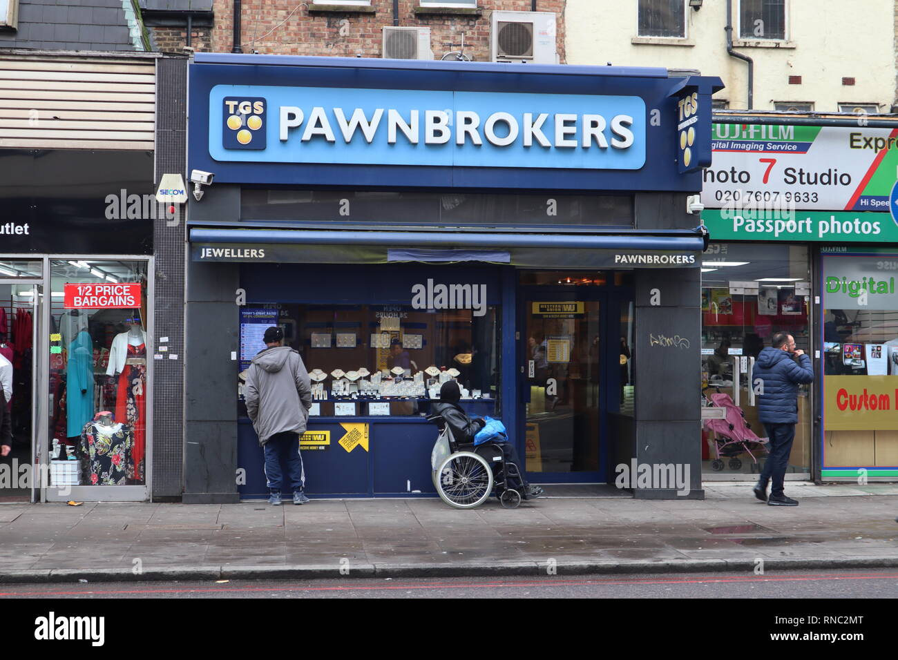 Pfandleiher shop front Holloway London Stockfoto