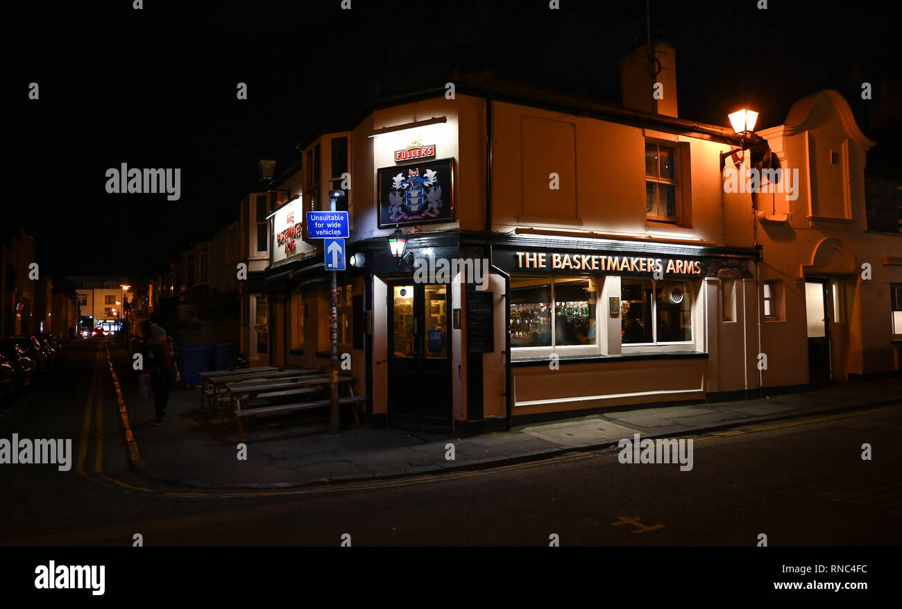 Brighton Aussicht bei Nacht - Die Basketmakers Arms Pub in der North Laine Bezirk Stockfoto