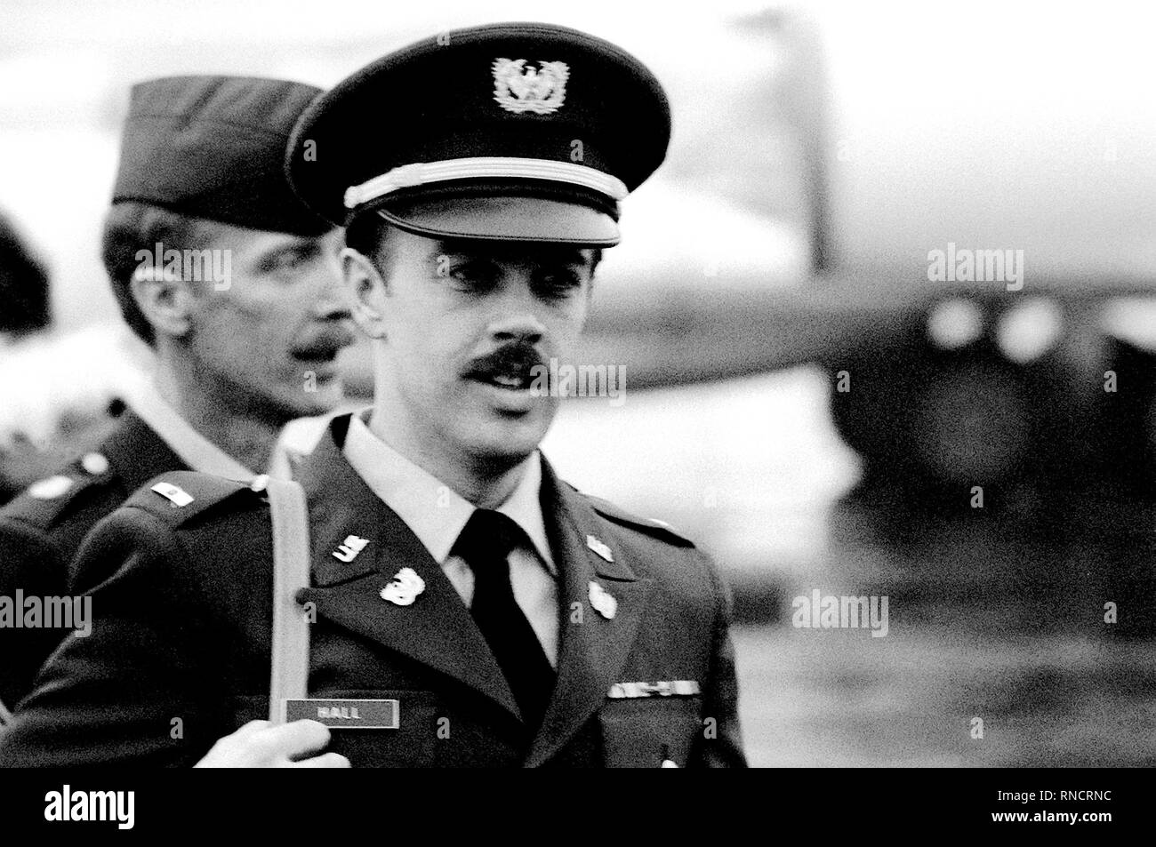 Ehemalige amerikanische Geisel Joseph Hall kommt an der Basis für seine Abreise in die Vereinigten Staaten. Die 52 Geiseln waren für ein paar Tage nach ihrer Freilassung aus dem Iran ins Krankenhaus eingeliefert. Stockfoto