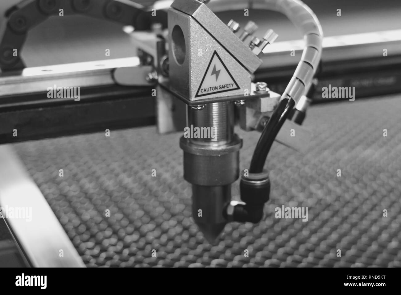 Sehr feine CNC-Leder schneiden router Maschine Stockfoto
