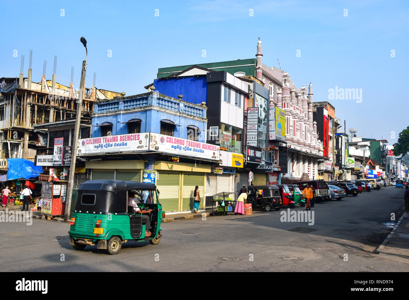 Tuk Tuk, Colombo Handel Agenturen, Rote Moschee, Market Street, Kandy, Sri Lanka Stockfoto