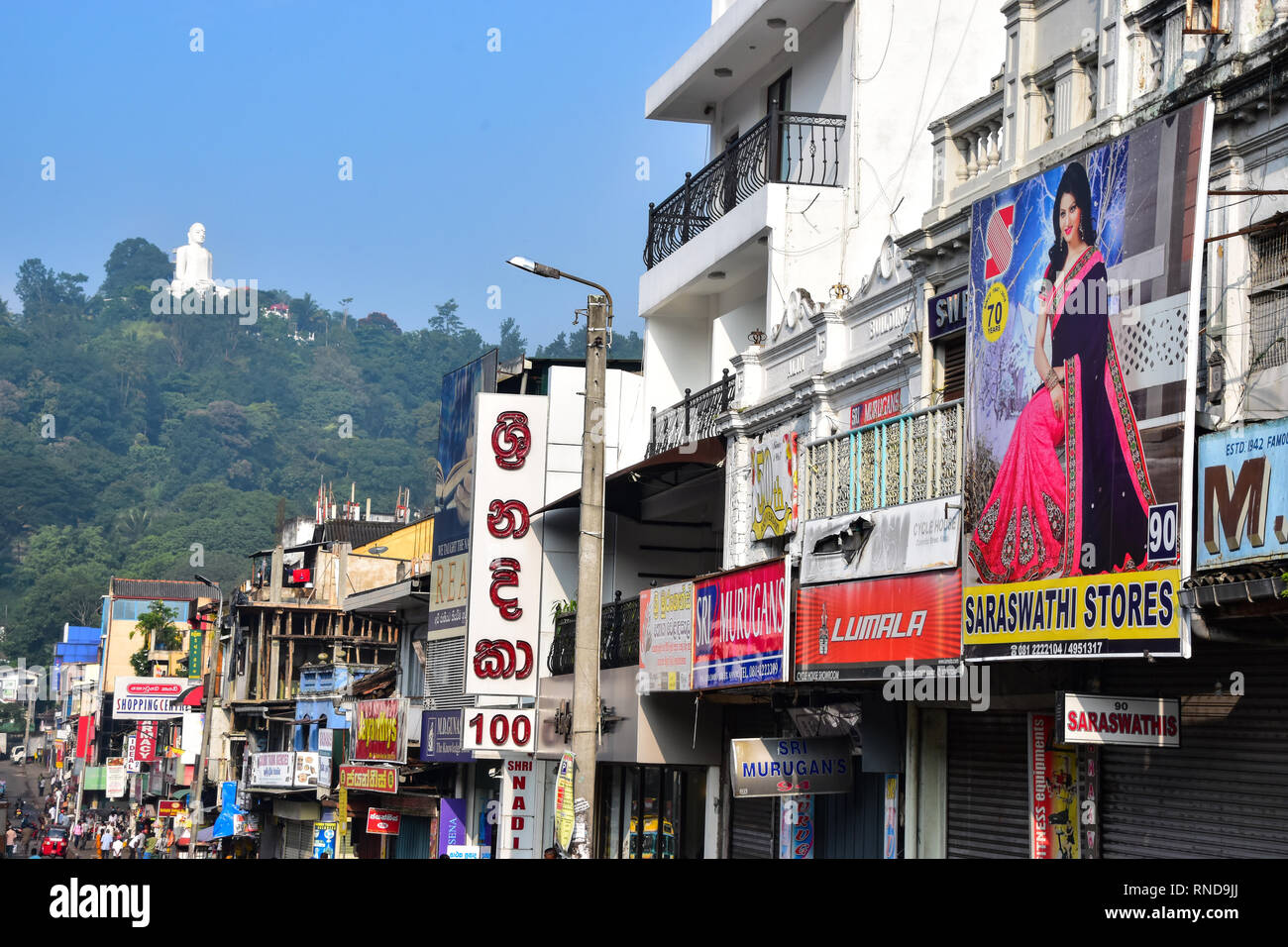 Läden, Kaufhäuser, Buddha, Market Street, Kandy, Sri Lanka Stockfoto