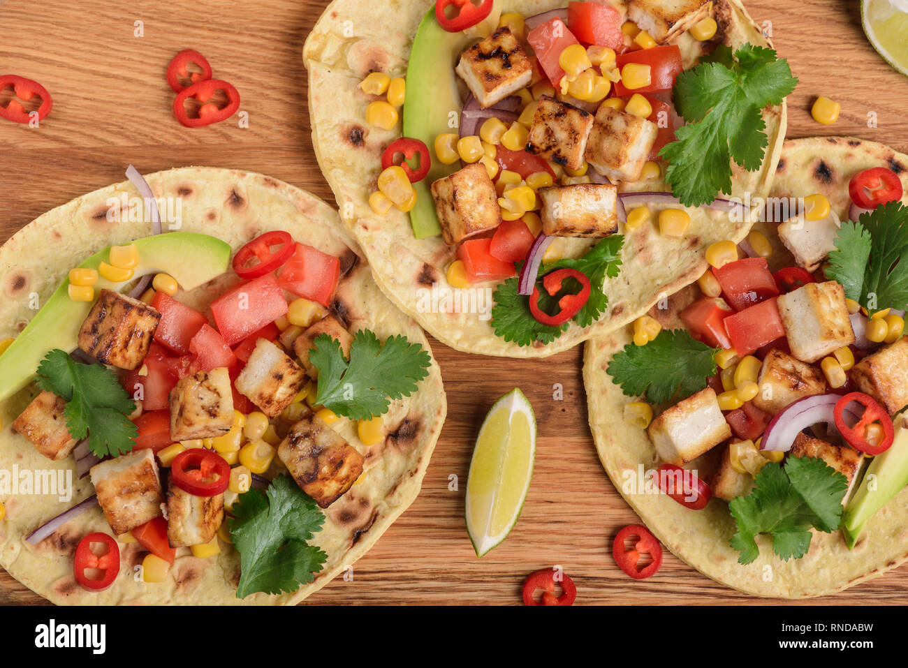 Kochen vegan Tacos mit Tofu Stockfoto