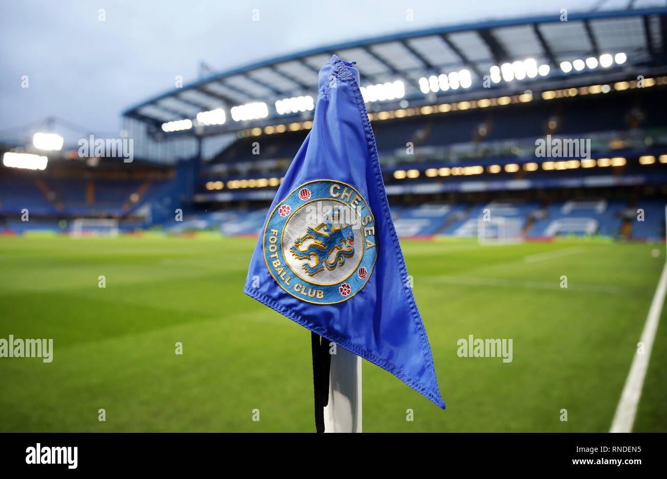 Allgemeine Ansicht von einer Ecke Flagge vor dem FA Cup in die fünfte Runde an der Stamford Bridge, London. Stockfoto