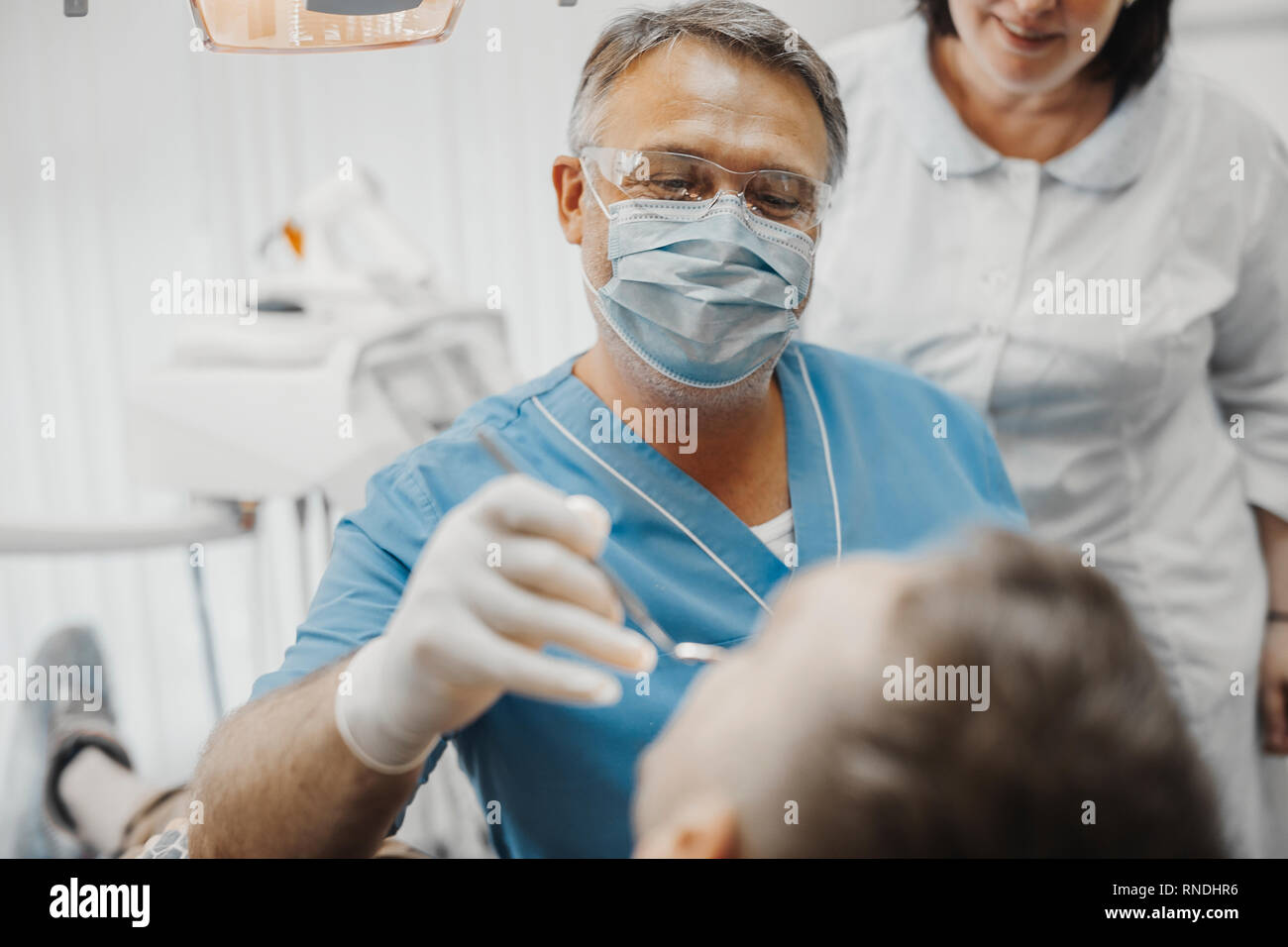 Zahnarzt In Der Nähe Von Mir Bohrer Zahnarzt Stockfotos und -bilder Kaufen - Alamy