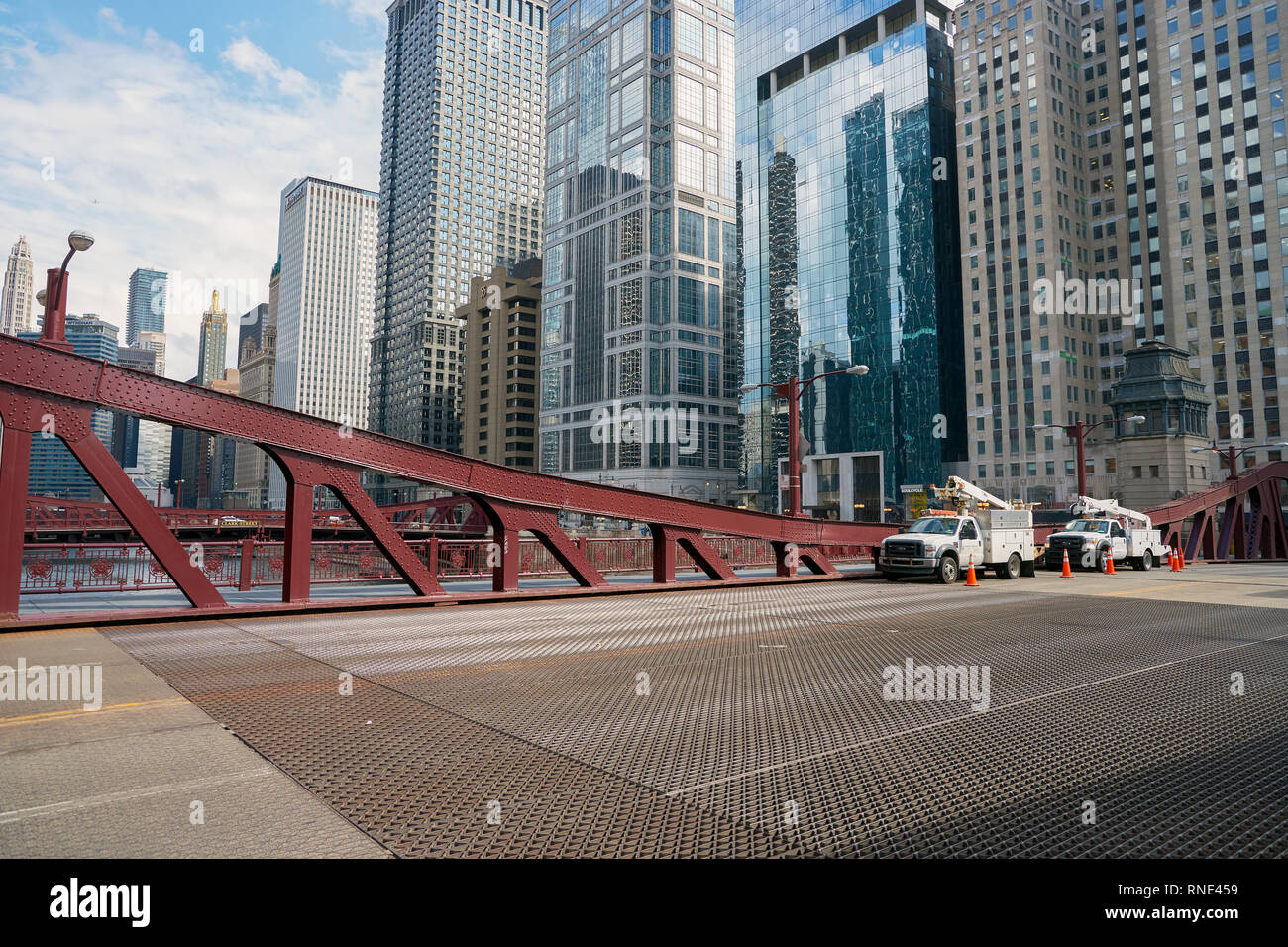 CHICAGO, IL - ca. März 2016: Chicago Downtown tagsüber. Chicago ist die bevölkerungsreichste Stadt der Vereinigten Staaten. Stockfoto