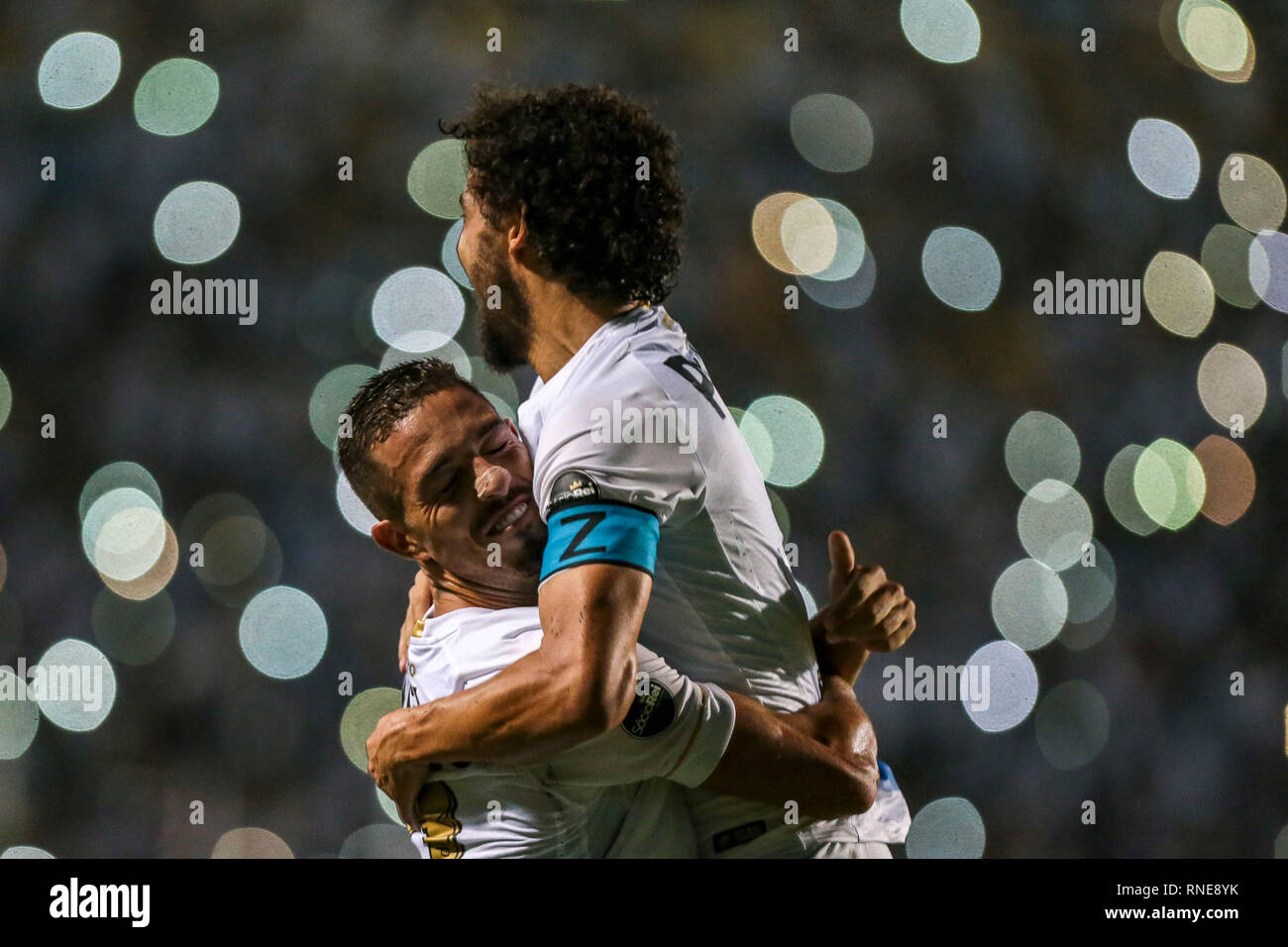 SP - Sao Paulo - 18/02/2019 - Paulista 2019 - Santos X Guarani - Jean Mota do Santos feiert sein Ziel bei einem match gegen Guarani im Pacaembu-stadion für die Paulista 2019 Meisterschaft. Foto: Ale Cabral/AGIF Stockfoto