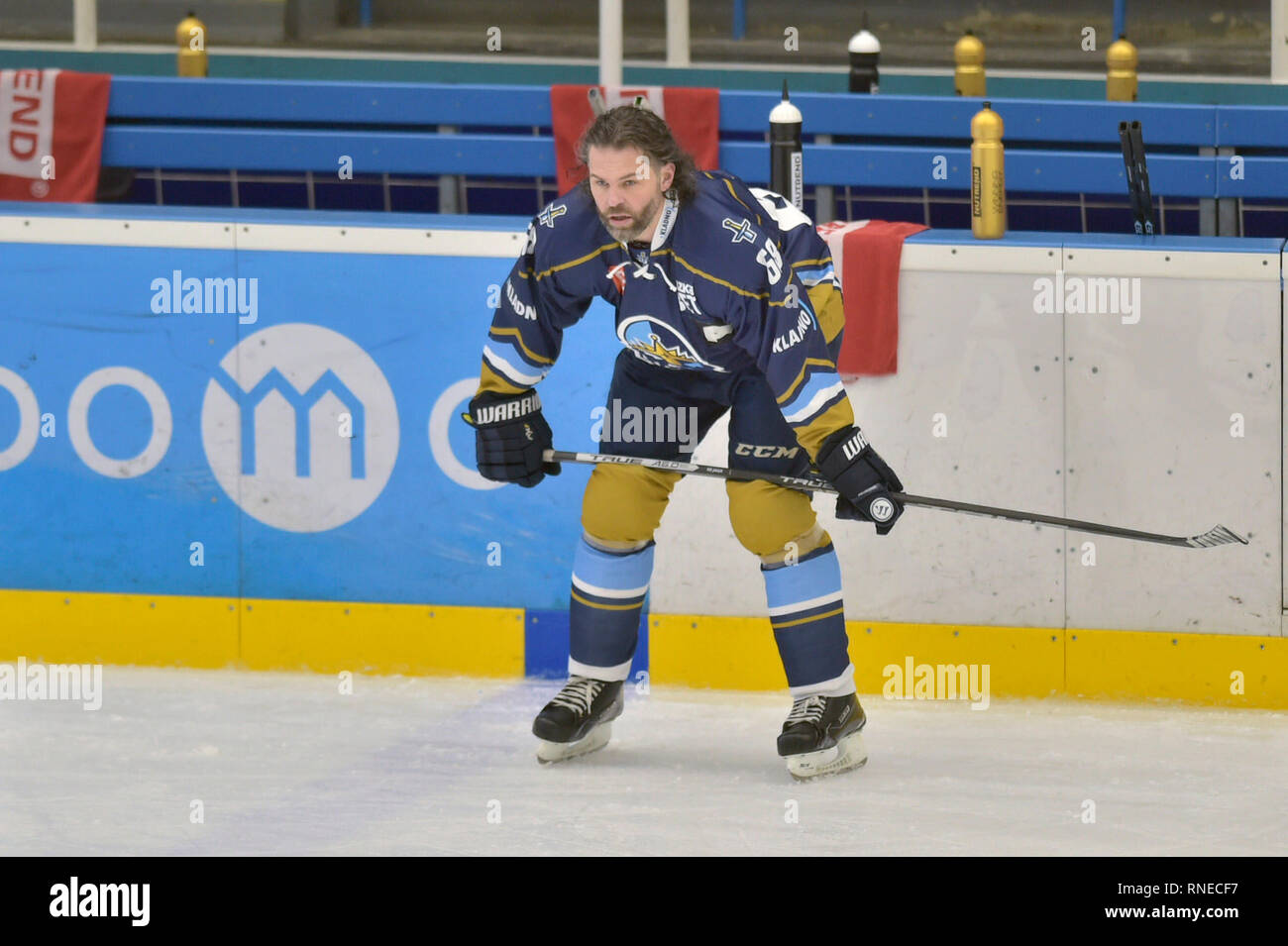 Ex-NHL Spieler Jaromir Jagr von Kladno ist vor der ersten tschechischen Hockey League Havirov - Kladno übereinstimmen, in Havirov, Tschechien, Montag, Februar 18, 2019 gesehen. 47-Jahre Spieler zurück auf Eis nach einem Jahr und einem Tag konnte er nicht wegen seiner Verletzung zu spielen. (CTK Photo/Jaroslav Ozana) Stockfoto