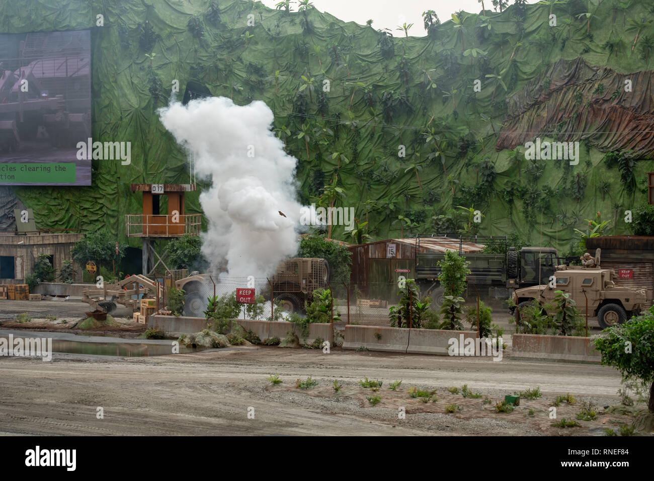 Abu Dhabi, VAE. 19 Feb, 2019. Demonstrationen an der IDEX 2019 in Abu Dhabi 3.Tag. IDEX ist die einzige internationale Ausstellung und Konferenz für Verteidigung in der MENA-Region Demonstration der neuesten Technologien in Land-, See- und Luftverkehr der Verteidigung. Credit: Fahd Khan/Live News Alamy Credit: Fahd Khan/Alamy leben Nachrichten Stockfoto