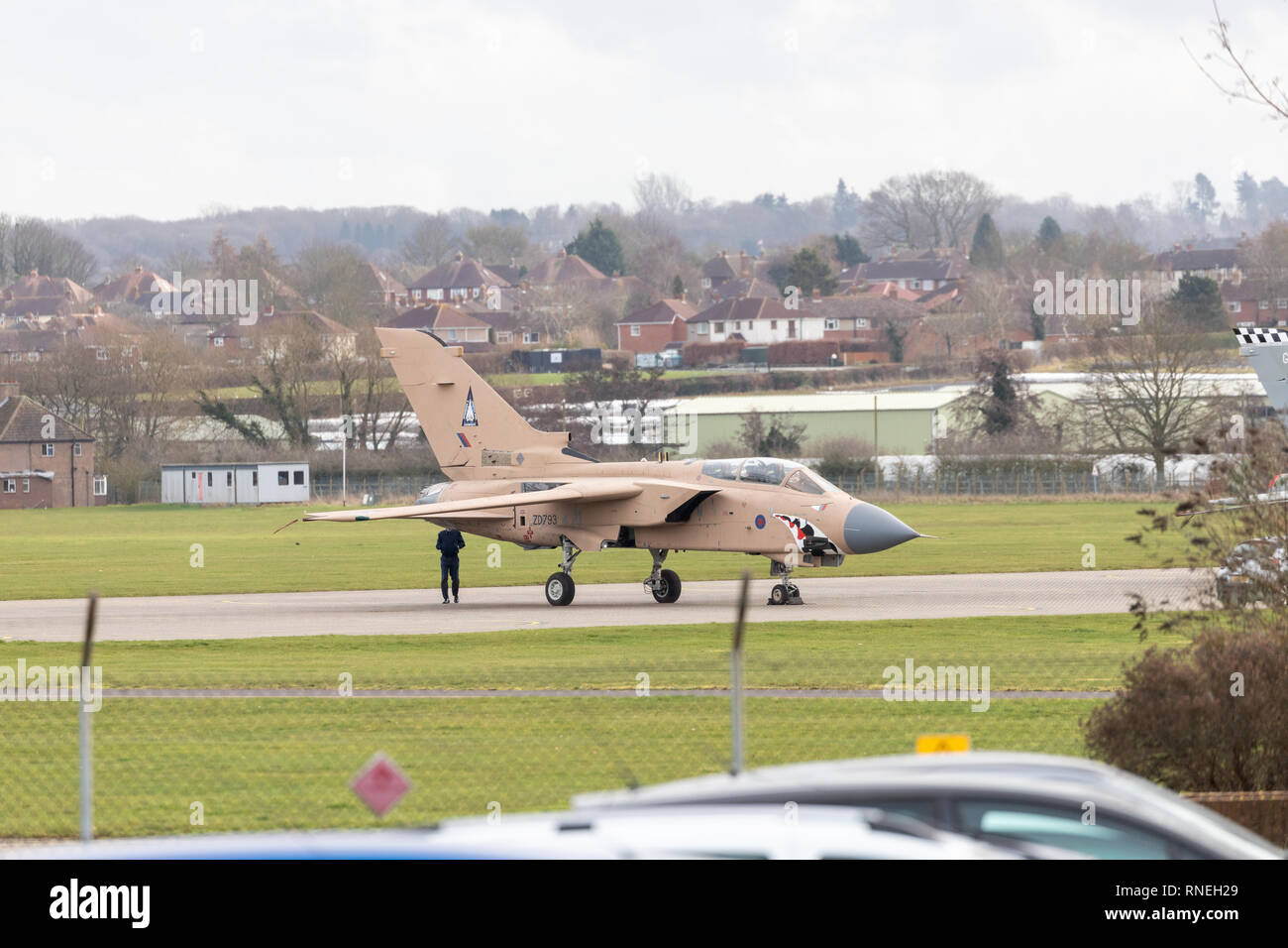 Shropshire, Großbritannien. 19 Feb, 2019. Letzte RAF Tornado Flypast über RAF Cosford in Shropshire, Großbritannien am 19. Februar 2019 Quelle: Richard O'Donoghue/Alamy leben Nachrichten Stockfoto