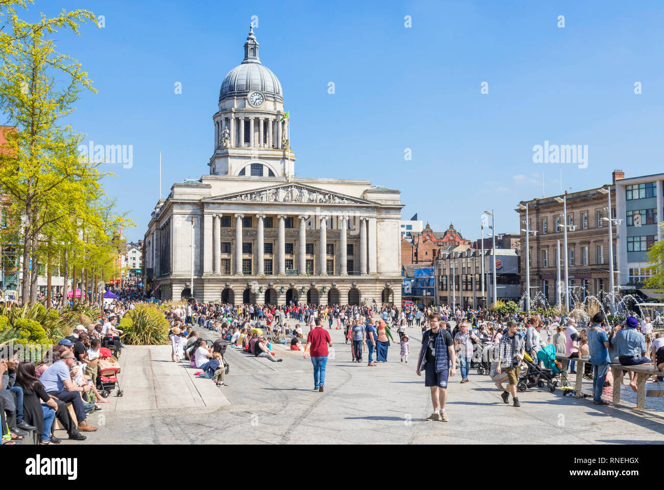 Nottingham Old Market Square und Rat haus Stadtzentrum Nottingham East Midlands Nottinghamshire England gb uk Europa Stockfoto