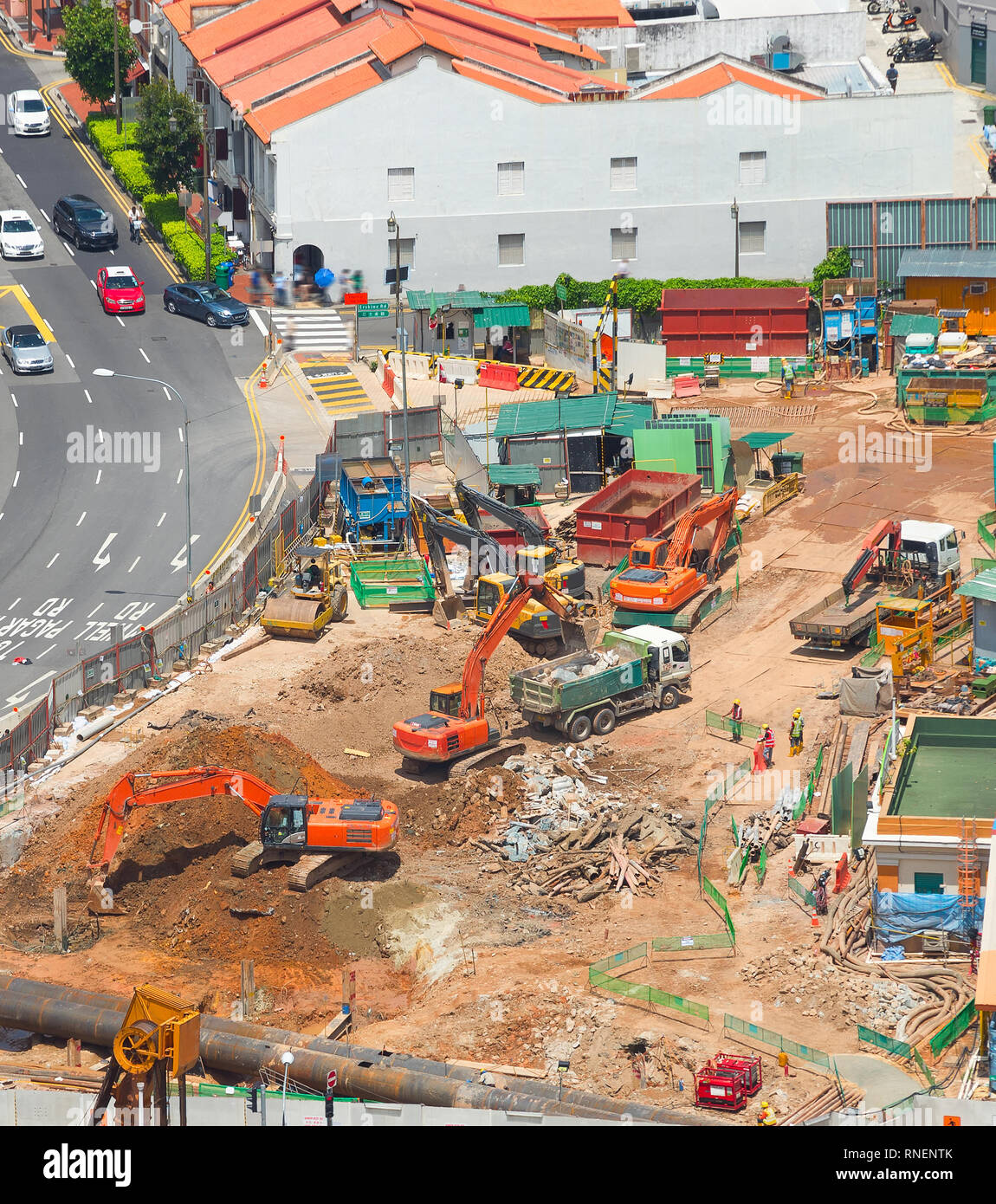 Luftbild der Baustelle an der Straße von Singapur Chinatown im sonnigen Tag Stockfoto