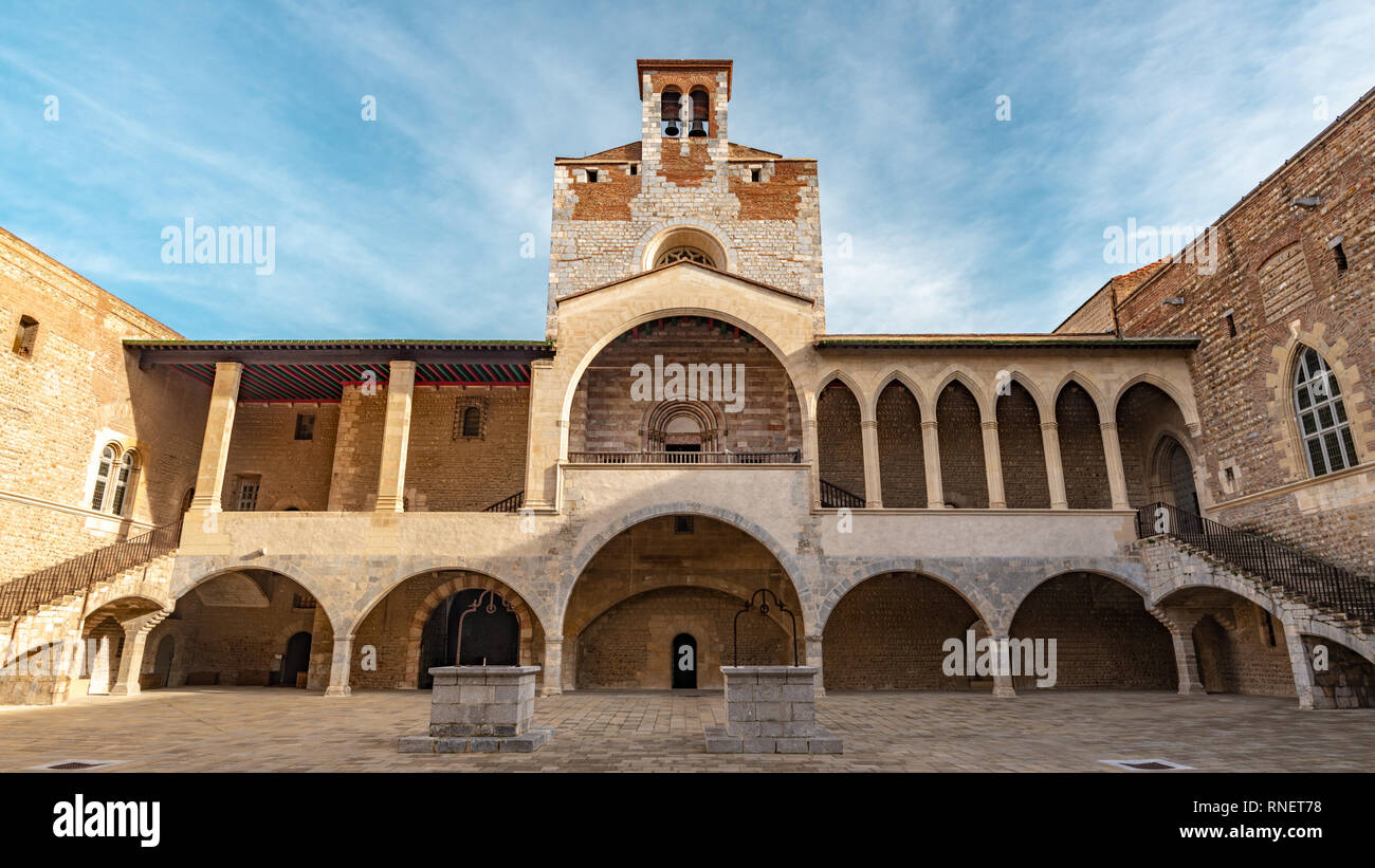 Innenhof der Palast der Könige von Mallorca in Perpignan, Frankreich Stockfoto Innenhof der Palast der Könige von Mallorca in Perpignan, Frankreich Stockfoto