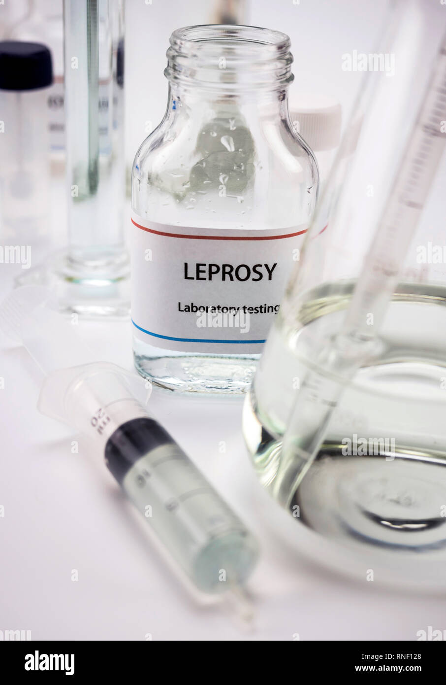 Test Lepra in Labor, konzeptionelle Bild, vertikale Zusammensetzung Stockfoto