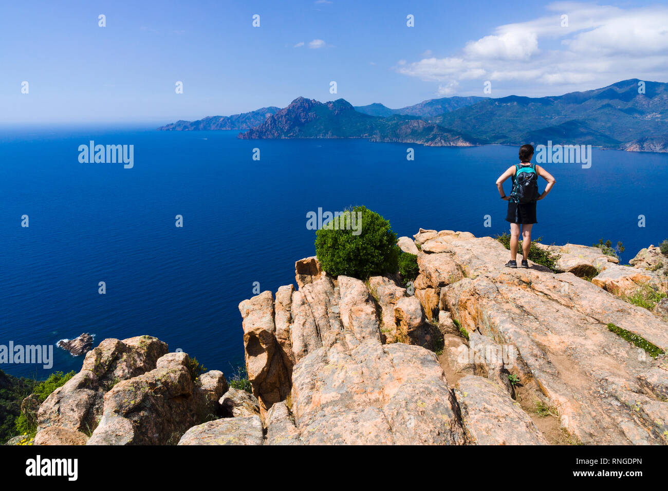 Blick über den Golf von Porto von Chateau Fort Viewpoint, Calanques de Piana, Korsika, Frankreich Stockfoto
