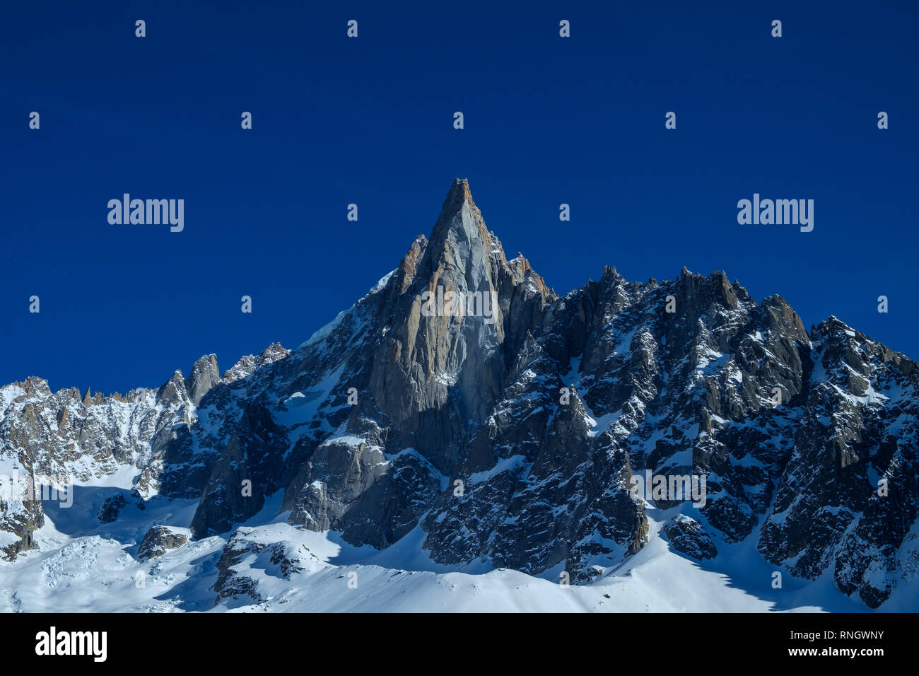 Die ikonischen klettern Gipfel der Aiguille du Dru von montenvers in der Nähe von Chamonix. Stockfoto