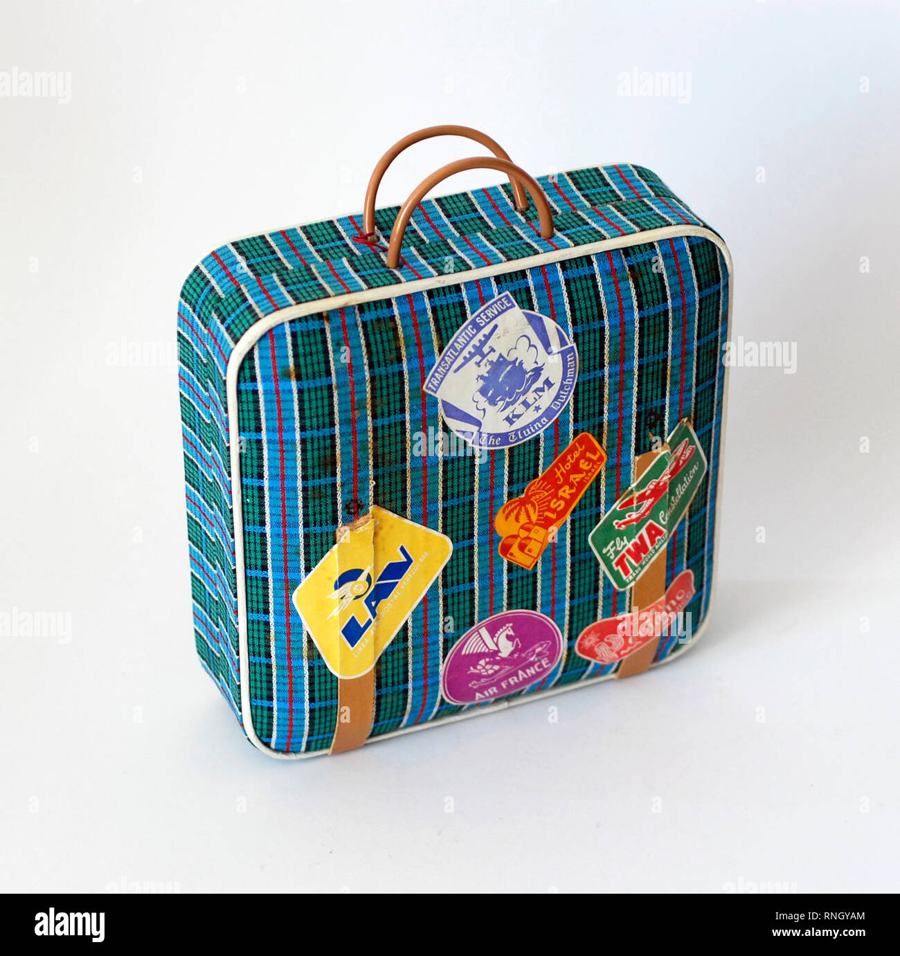 Vintage miniatur Koffer für Puppen, mit toy Aufkleber im Zusammenhang mit  Reisen: Fluggesellschaften, Hotels, etc Stockfotografie - Alamy