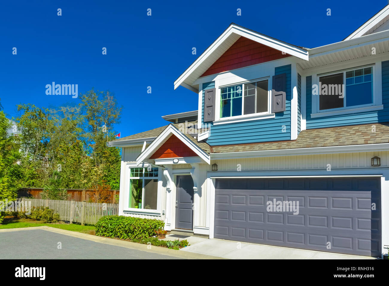 Neue Wohngegend Stadthaus in Vorort von Vancouver, Kanada. Stockfoto