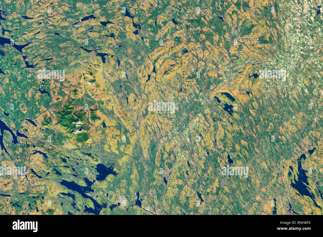 Luftaufnahme von Herbstlaub in Maine einschließlich Baxter State Park und Mount Katahdin Stockfoto