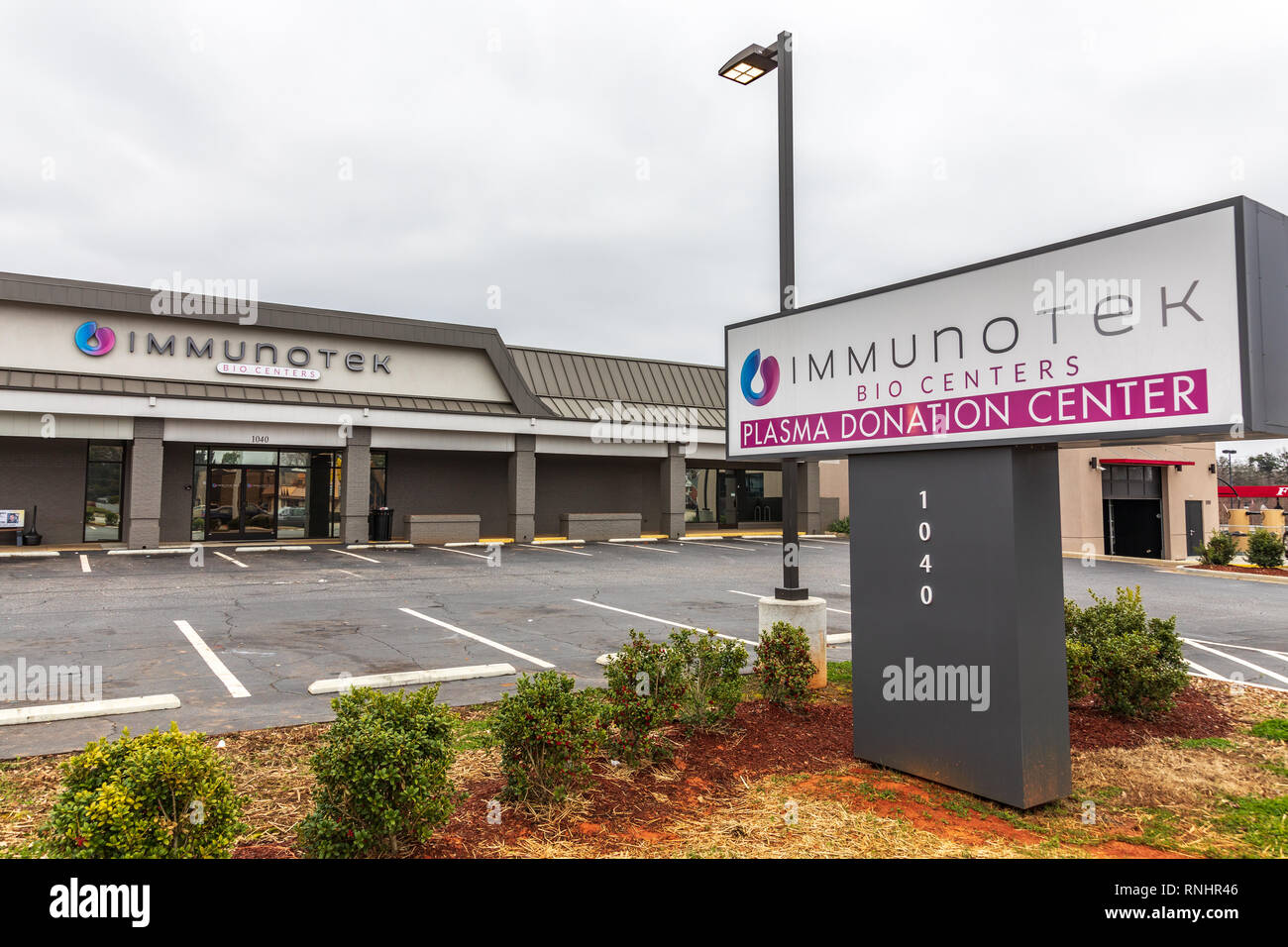 HICKORY, NC, USA -2/17/19: Die Immunotek Plasma Spende Zentrum ist ein global führender Anbieter in der Plasma- Versorgung mit derzeit 19 Zentren im Südosten der USA. Stockfoto