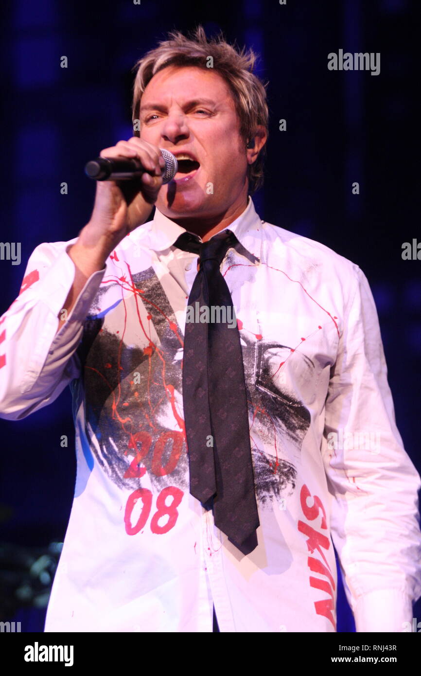 Duran Duran Sänger Simon LeBon dargestellt auf der Bühne während einer "live"-Konzert aussehen Stockfoto