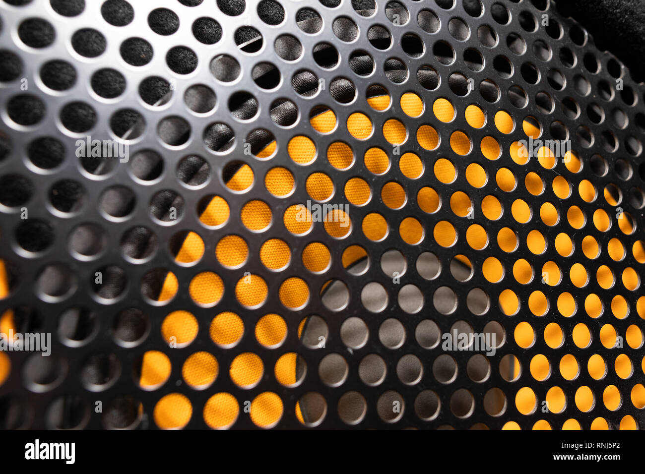 Musikalische leistungsstarkes Lautsprechersystem mit einem Schutzgitter close-up Stockfoto