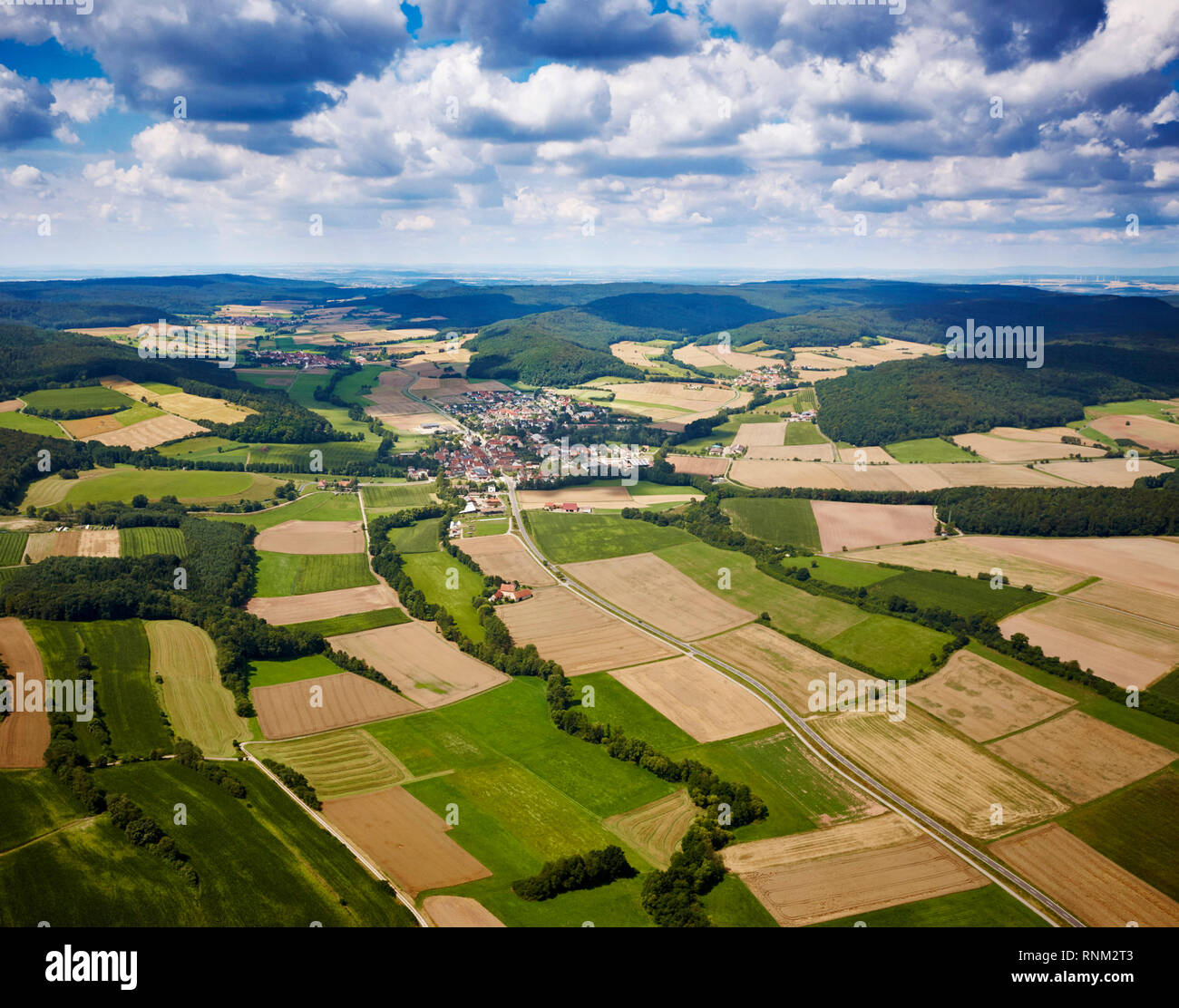 Die Stadt Untersteinbach aus der Luft gesehen. Gemeinde Rauhenebrach - Landkreis Hassberg, Bayern, Deutschland Stockfoto