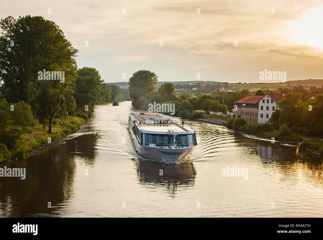 Touristische Schiff auf dem Main. Bayern, Deutschland. Stockfoto