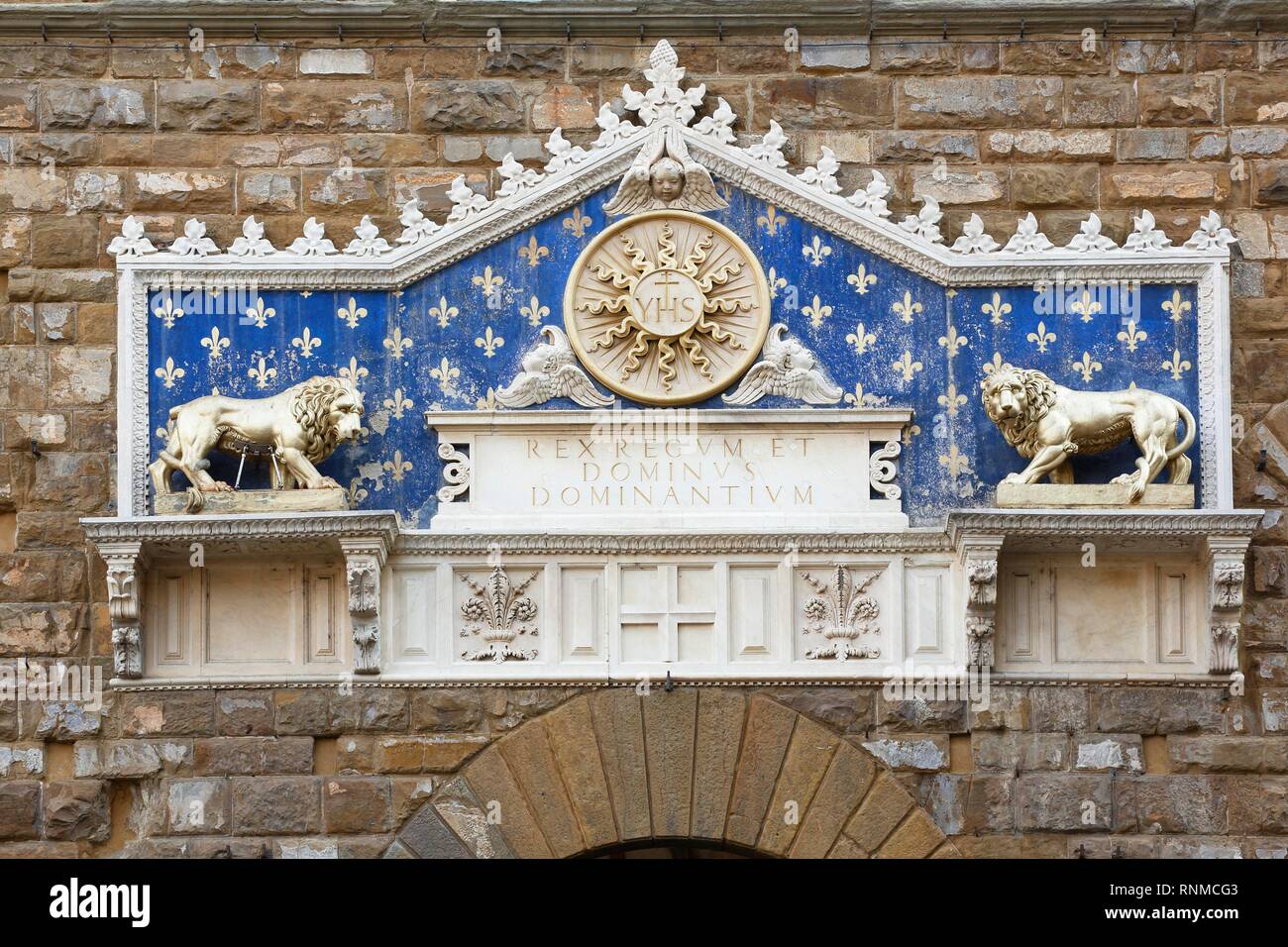 Portal über dem Eingang zum Palazzo Vecchio, Altstadt, Florenz, Toskana, Italien Stockfoto