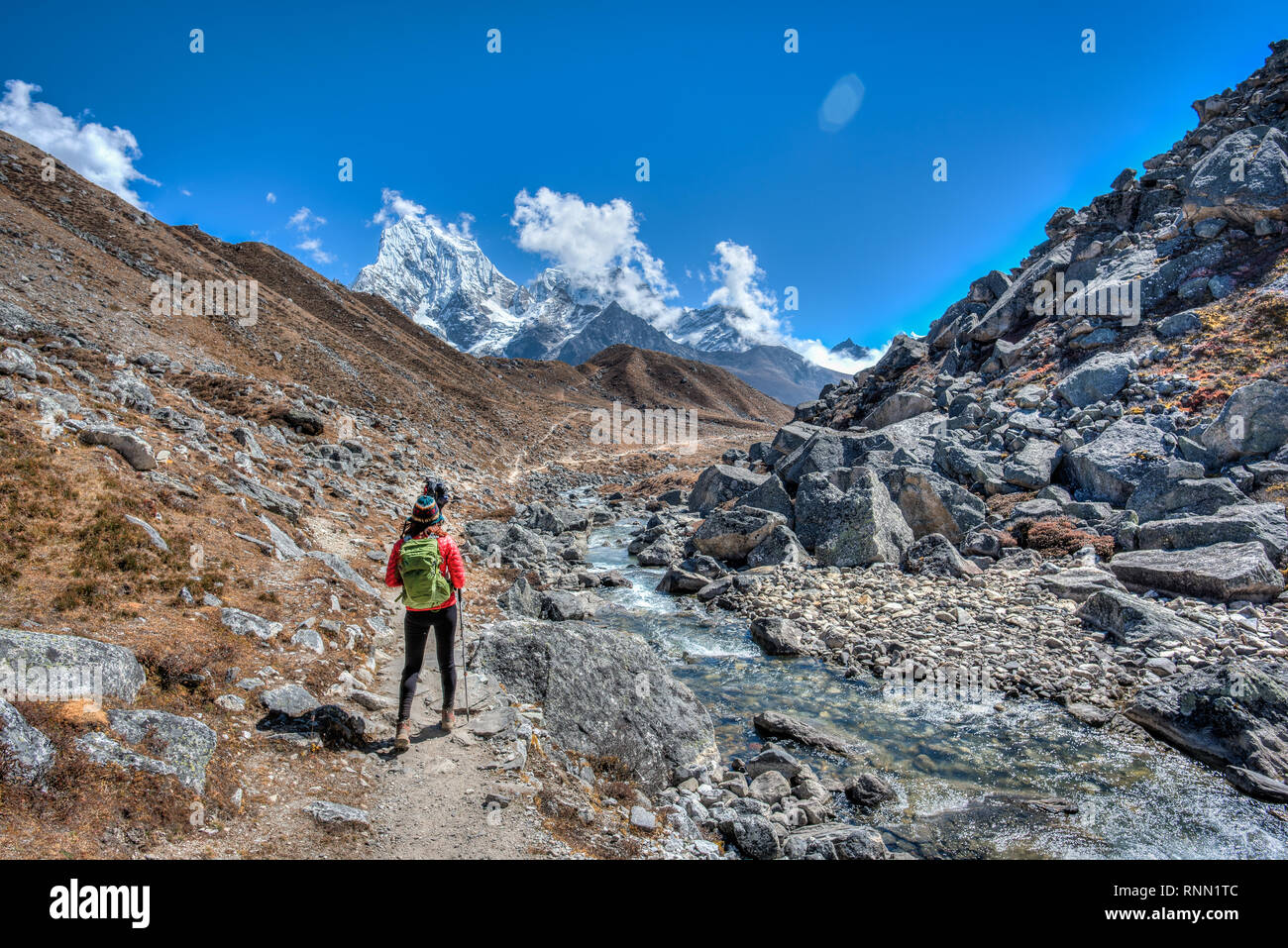 Wanderer im Himalaya in Nepal Stockfoto