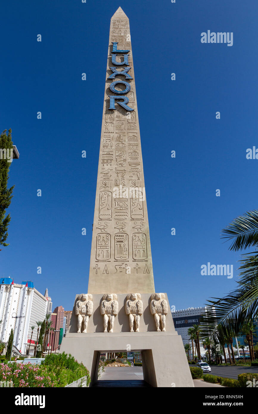 Der Obelisk außerhalb des Luxor Hotel, Las Vegas (Las Vegas), Nevada, United States. Stockfoto