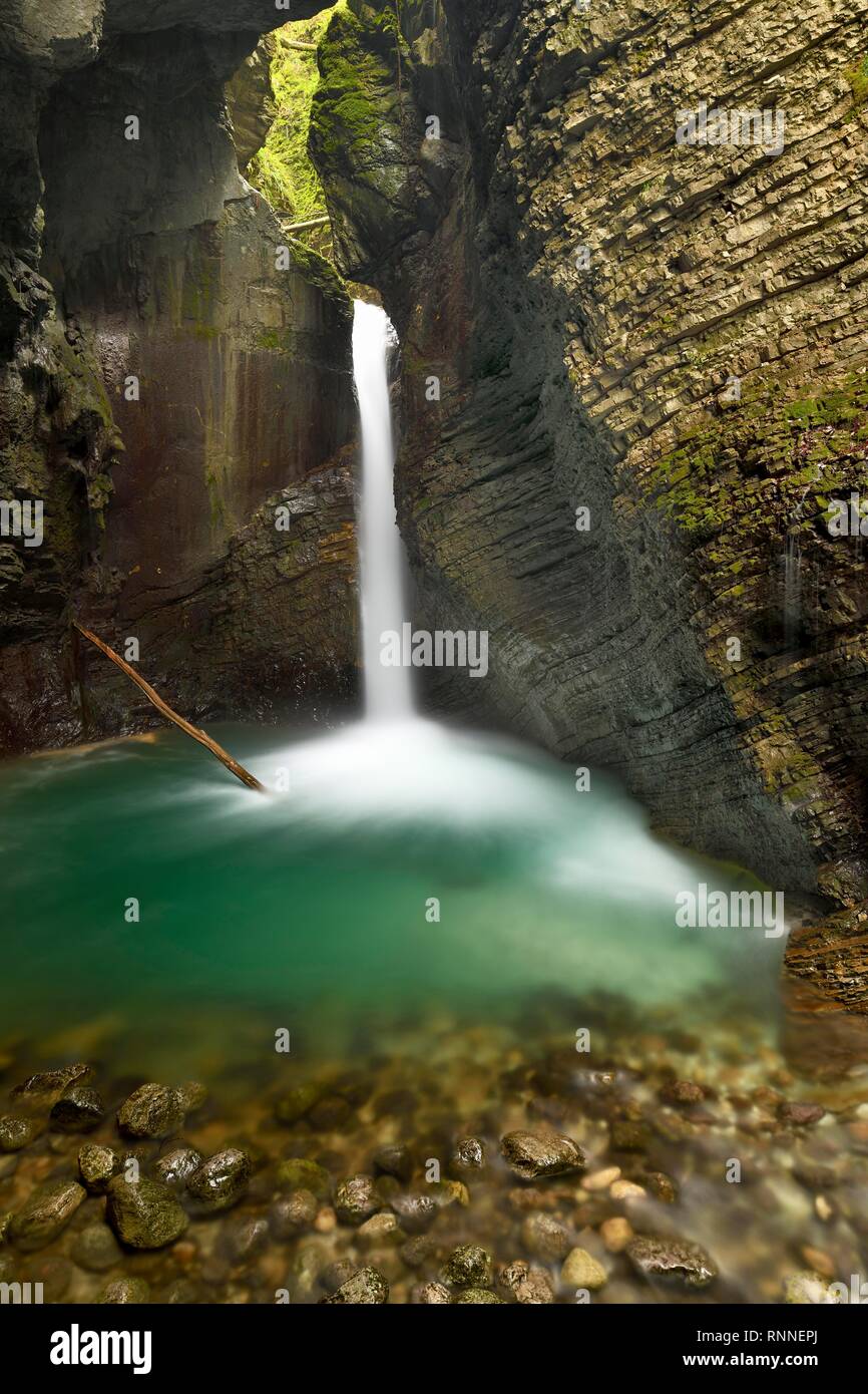 Wasserfall Kozjak, in der Nähe von Kobarid, Soca Tal, Nationalpark Triglav, Slowenien Stockfoto