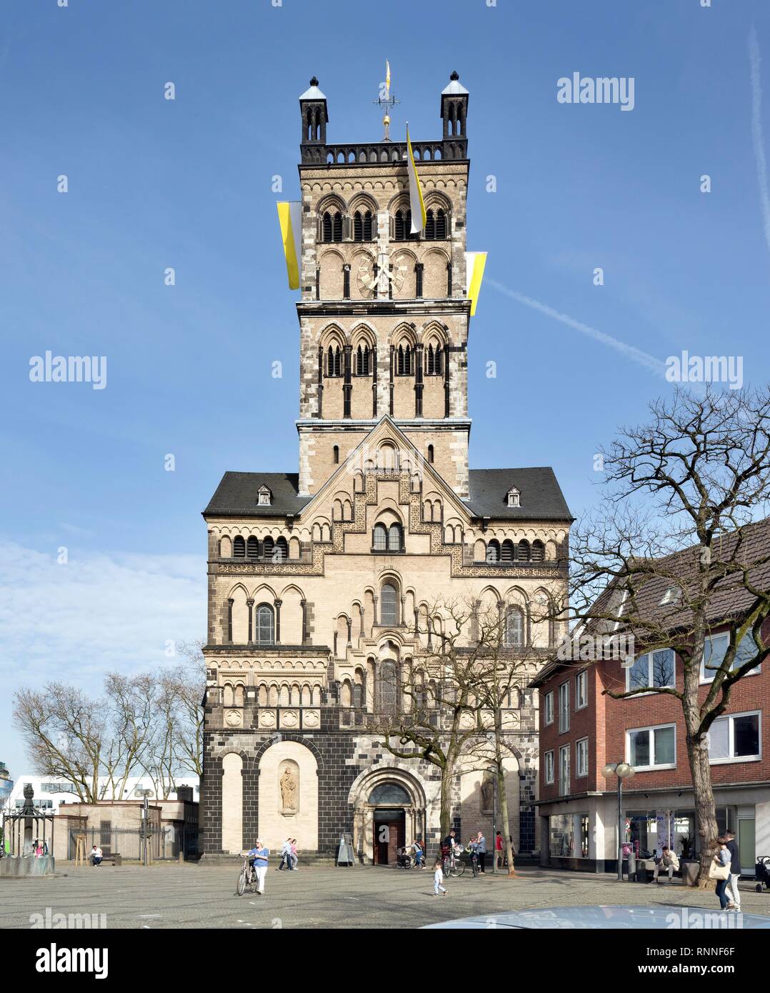 Die romanische Kirche St. Quirinus, Neuss, Rheinland, Nordrhein-Westfalen, Deutschland Stockfoto