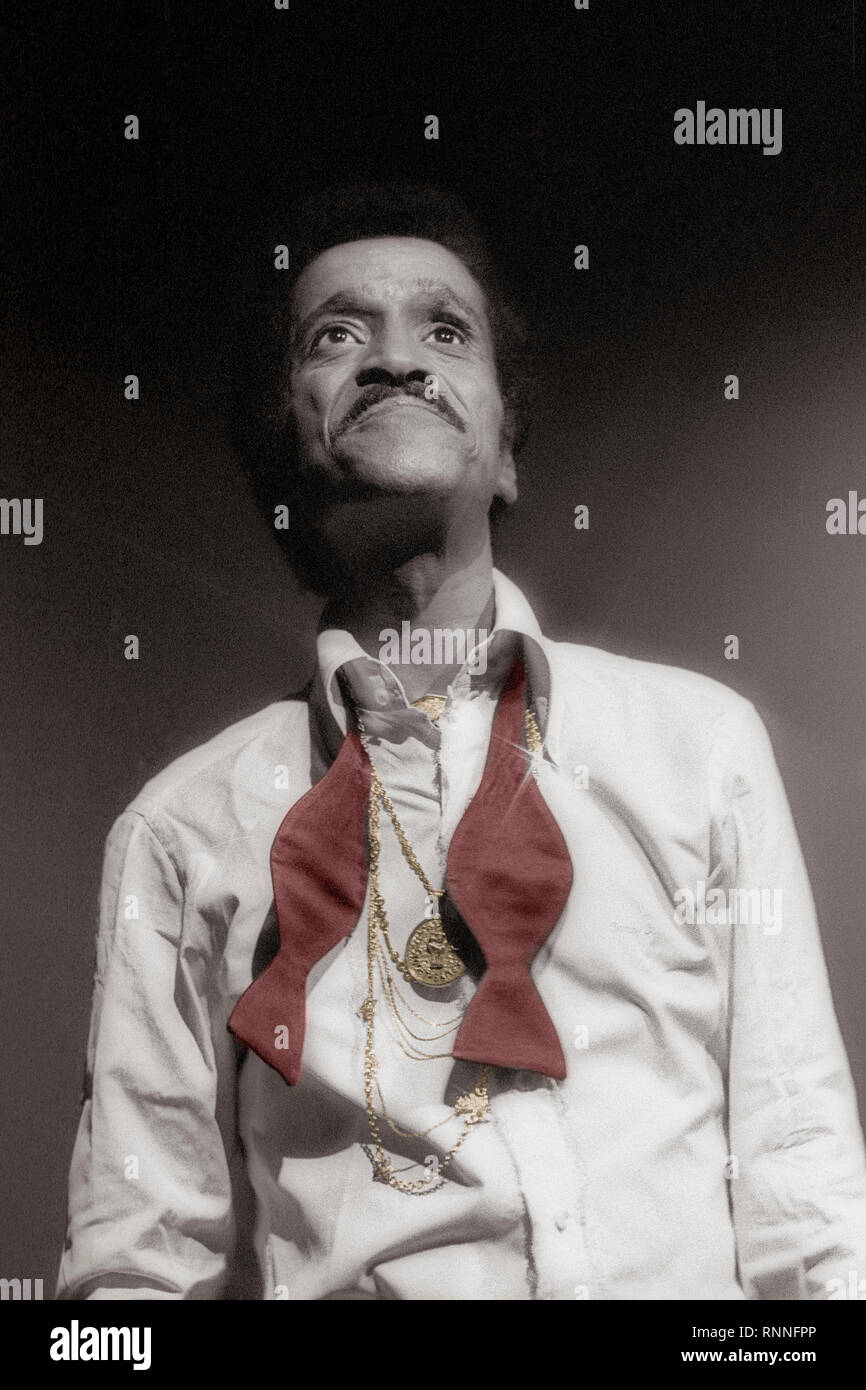 Sammy Davis Jr. auf der Bühne im Chateau Neuf Concert Hall, Oslo, Norwegen 1977 Stockfoto