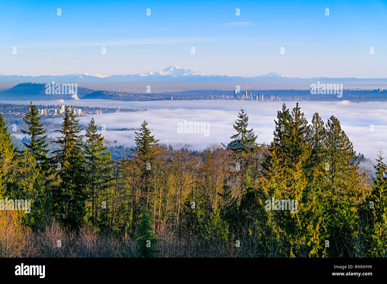 Cloud inversion über Vancouver, British Columbia, Kanada Stockfoto
