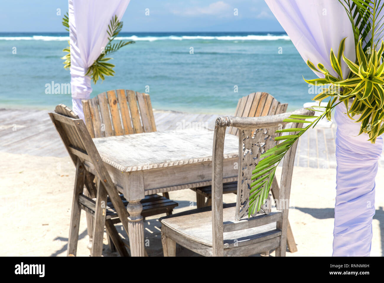 Indonesien, die Hochzeit Dekoration am Strand auf der Insel Gili Trawangan. Stockfoto