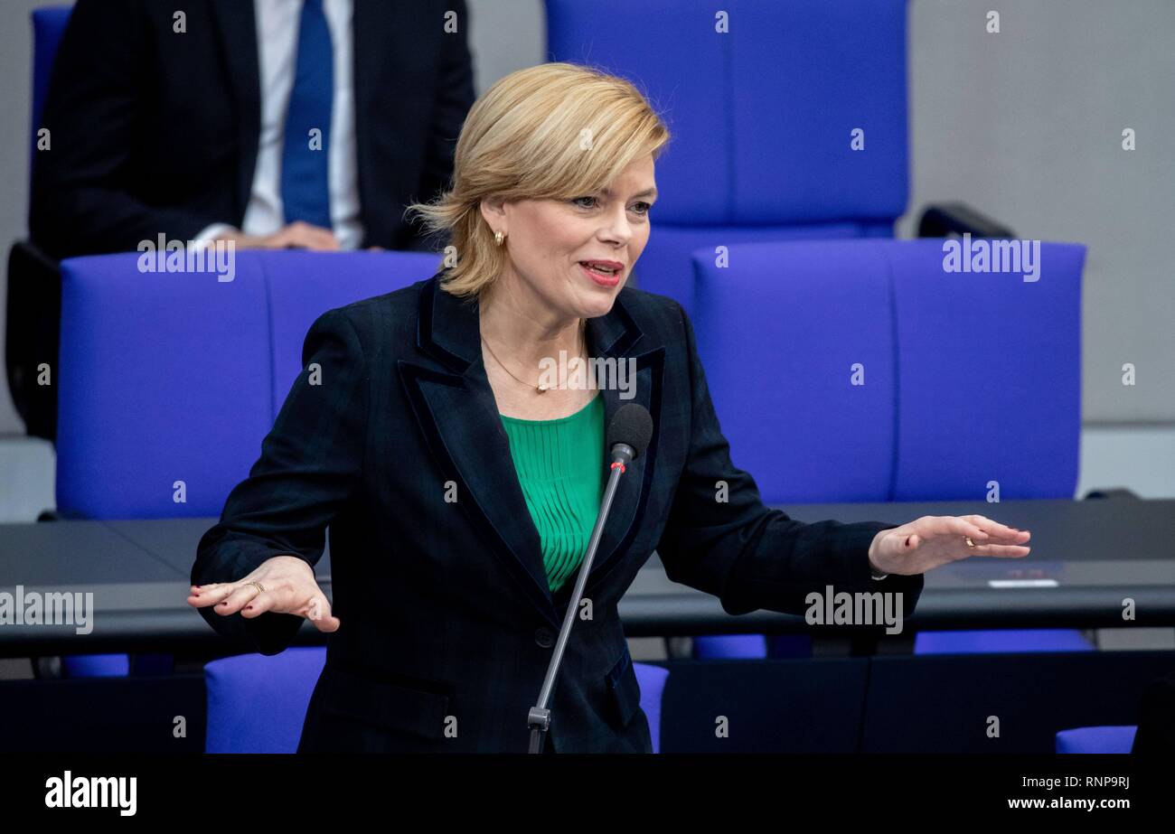 Berlin, Deutschland. 20 Feb, 2019. Julia Klöckner (CDU), Bundesminister für Ernährung und Landwirtschaft, Antworten Fragen an die Bundesregierung zur nationalen Strategie zur Verringerung von Abfällen an der Sitzung des Bundestages. Credit: Kay Nietfeld/dpa/Alamy leben Nachrichten Stockfoto