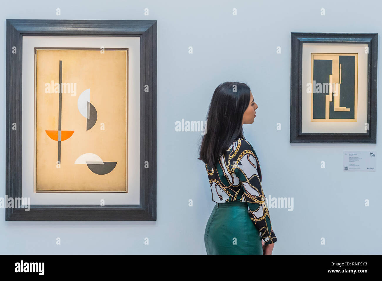 London, Großbritannien. 20 Feb, 2019. László Moholy-Nagy, Segmente, 1921, Schätzung, 300.000-500.000 GBP und andere Arbeiten - eine Vorschau aahead der impressionistischen, moderner & Surrealistische Kunst bei Sotheby's New Bond Street, London. Credit: Guy Bell/Alamy leben Nachrichten Stockfoto