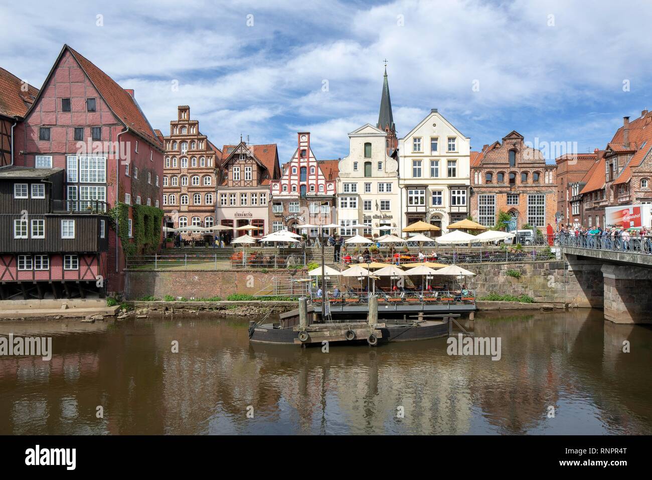 Historische Stadthäuser und Häuser Kaufmannshäuser, alter Hafen, Altstadt, Lüneburg, Niedersachsen, Deutschland Stockfoto